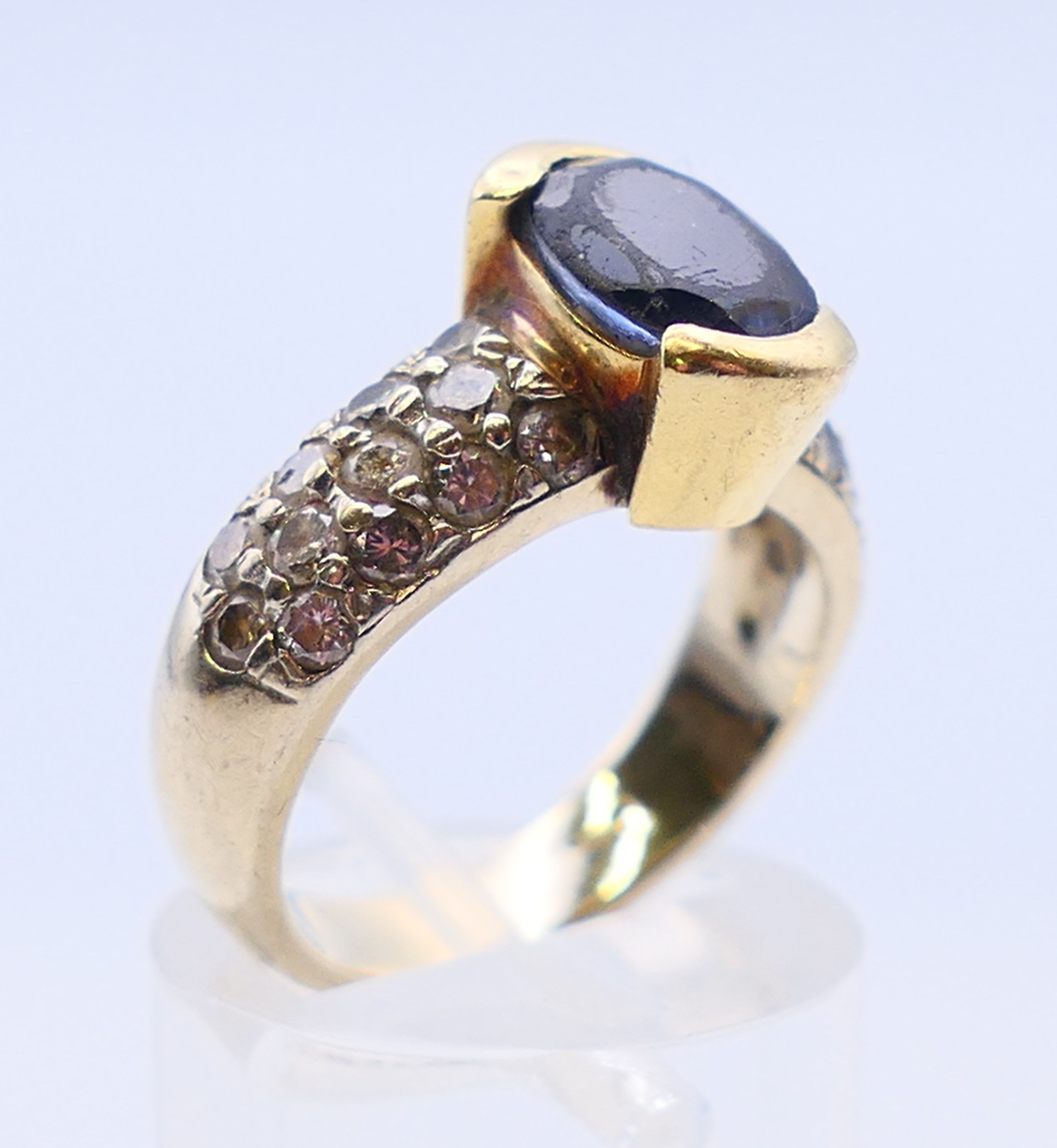 A 14 K gold, diamond and amethyst ring. Ring size M/N. - Image 3 of 7