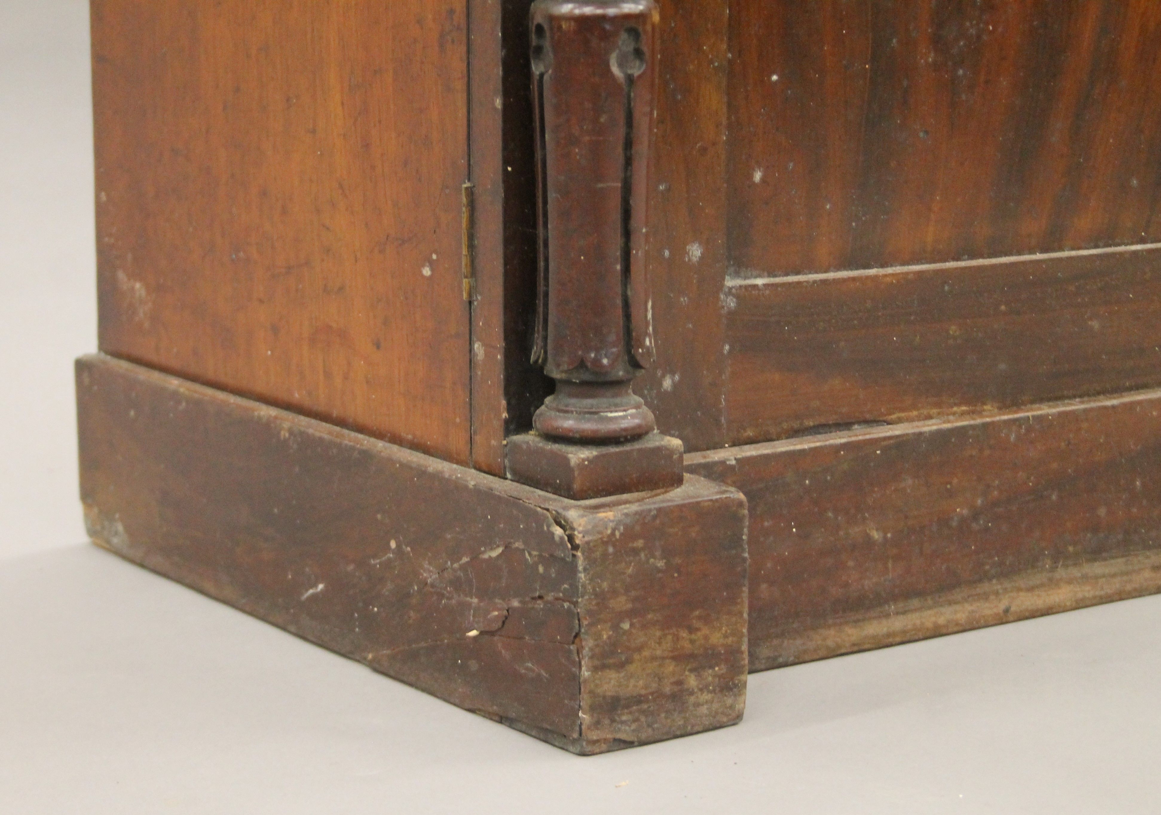 A 19th century mahogany chiffonier. 91.5 cm wide. - Image 6 of 7