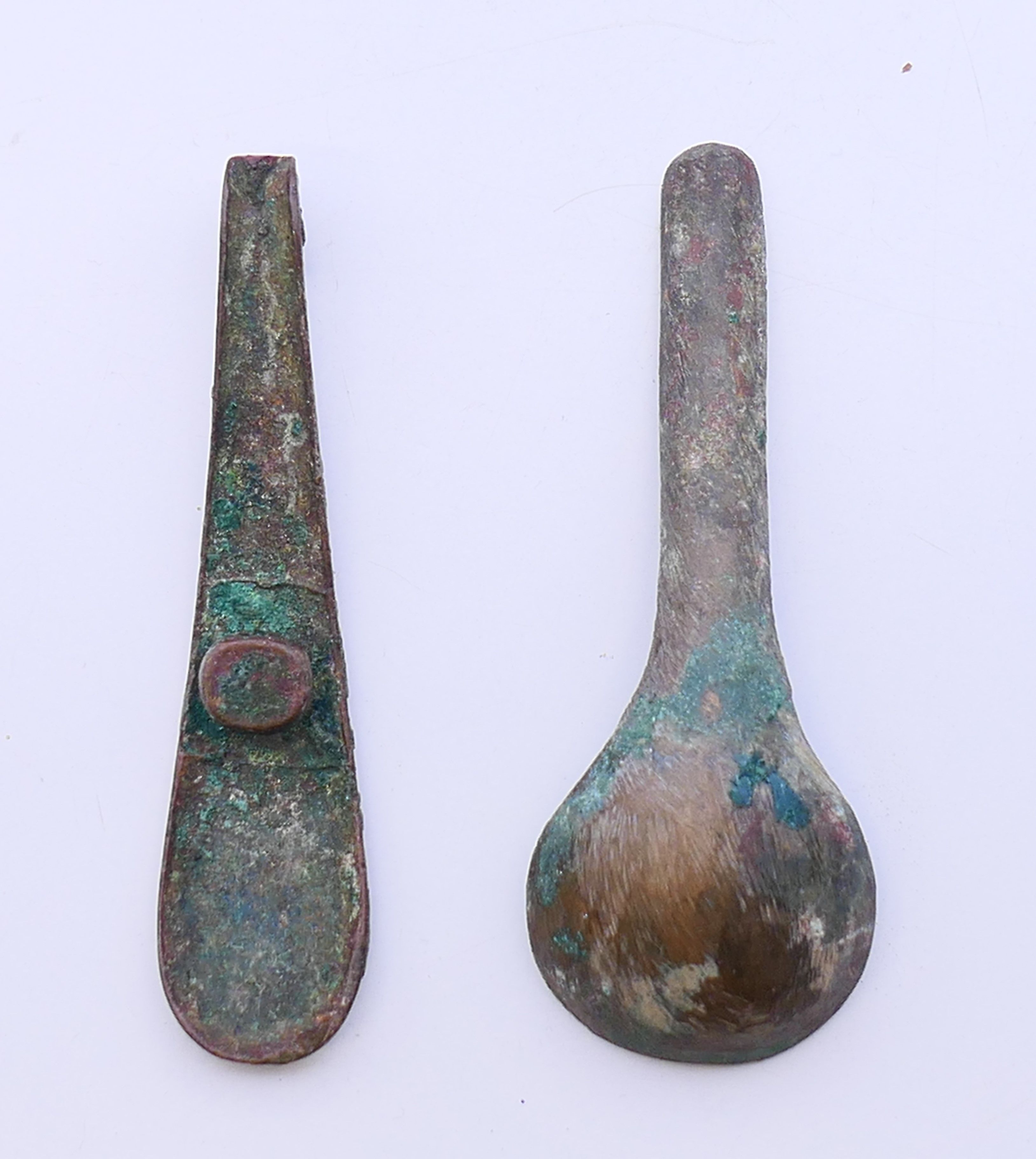 Five various bronze objects. Spoon 9 cm high. - Image 5 of 8