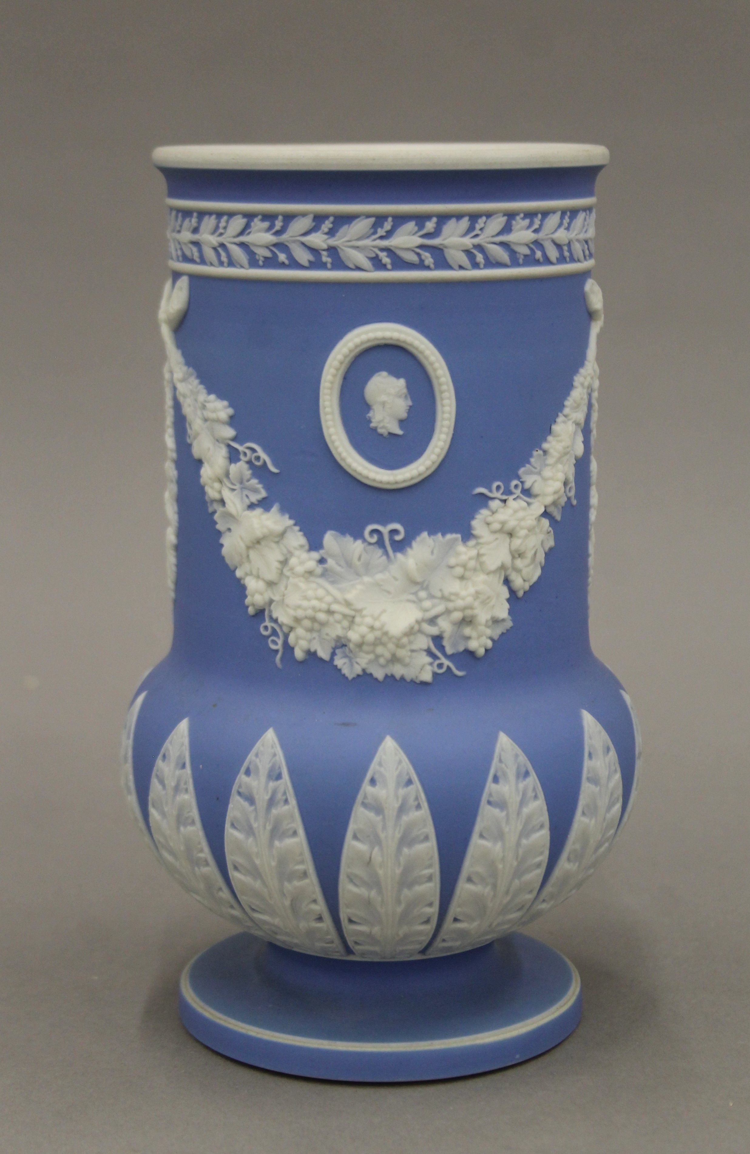 A pair of 19th century Adams Tunstall blue jasper vases. 20 cm high. - Image 3 of 6