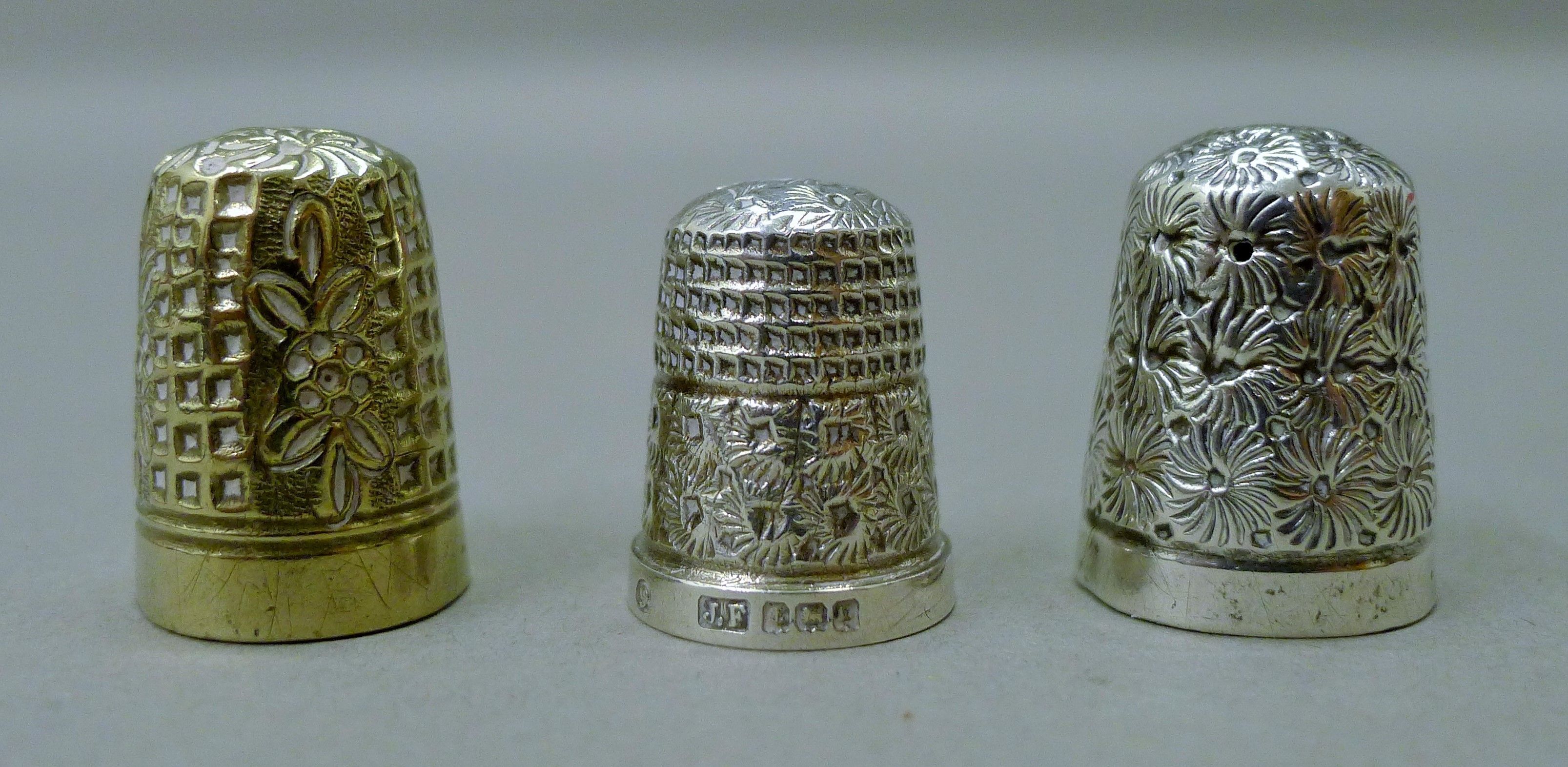 A quantity of silver items, including a Sampson & Mordan 1901 silver whistle, - Image 11 of 13