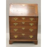 An early 20th century oak bureau. 73 cm wide.