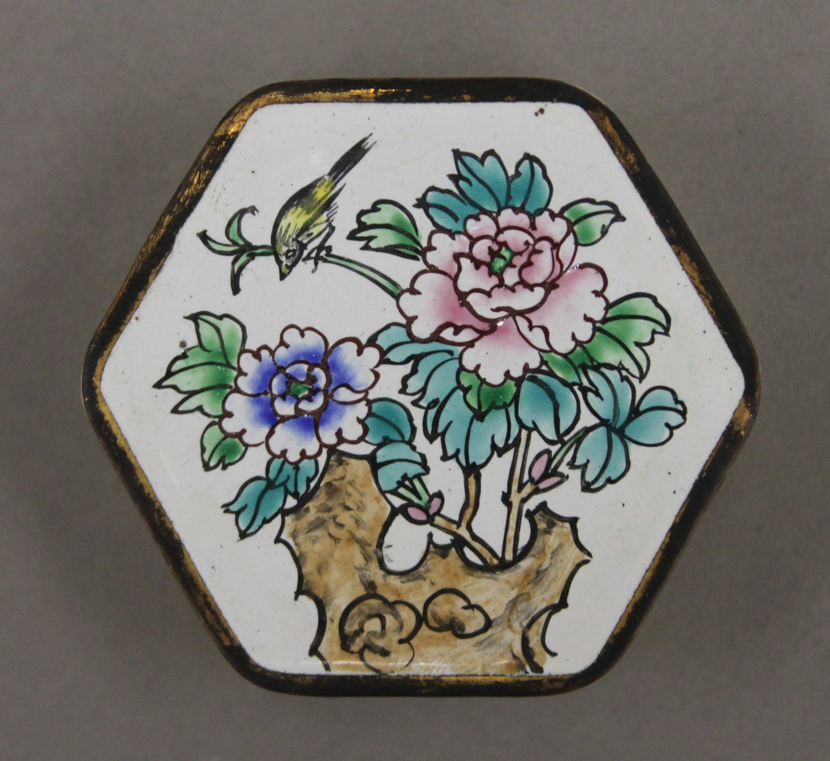 A pair of enamel hexagonal boxes decorated with a bird perched on a flower. Each 6 cm wide. - Image 3 of 6