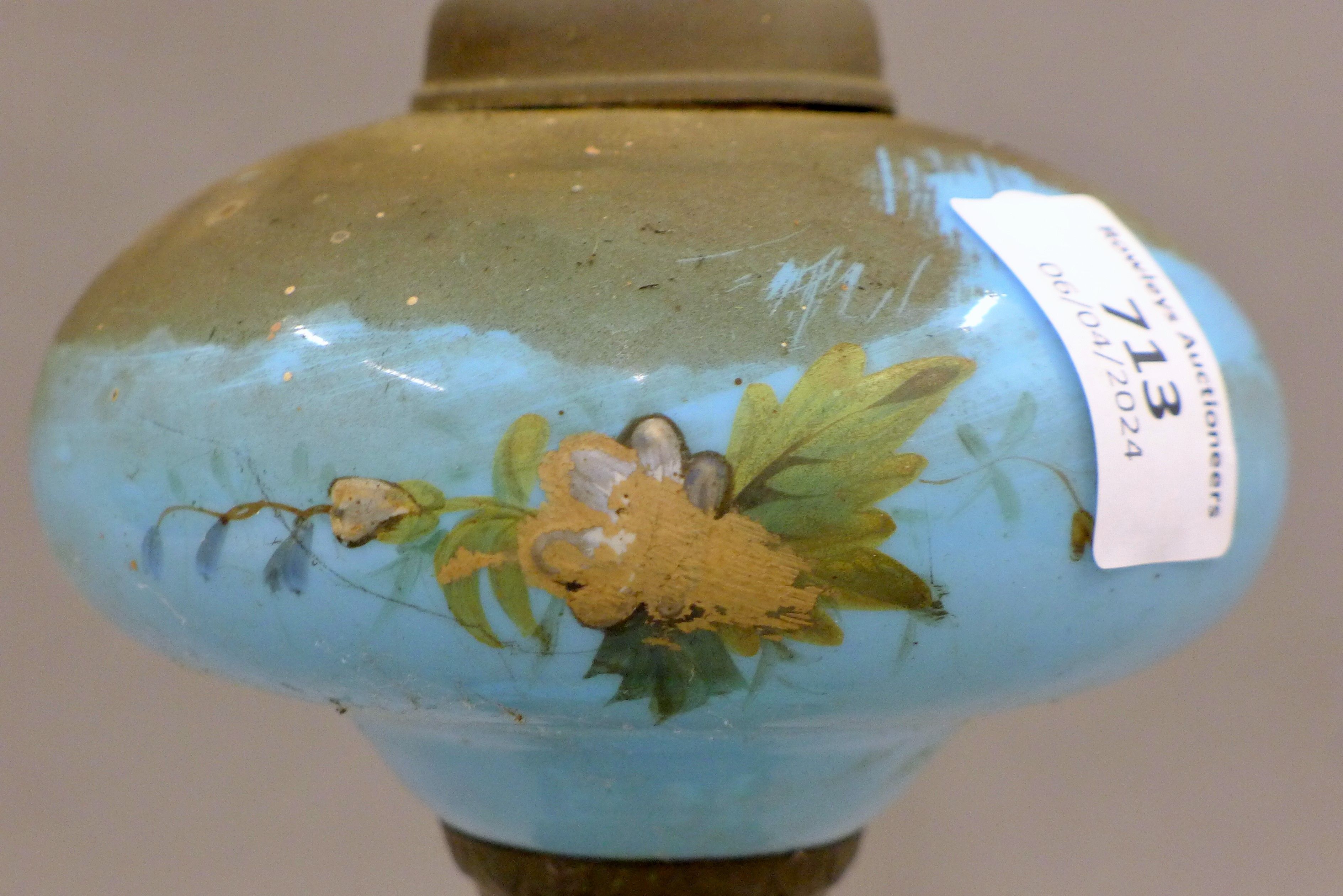 A 19th century painted blue glass oil lamp. 33 cm high excluding chimney. - Image 4 of 4