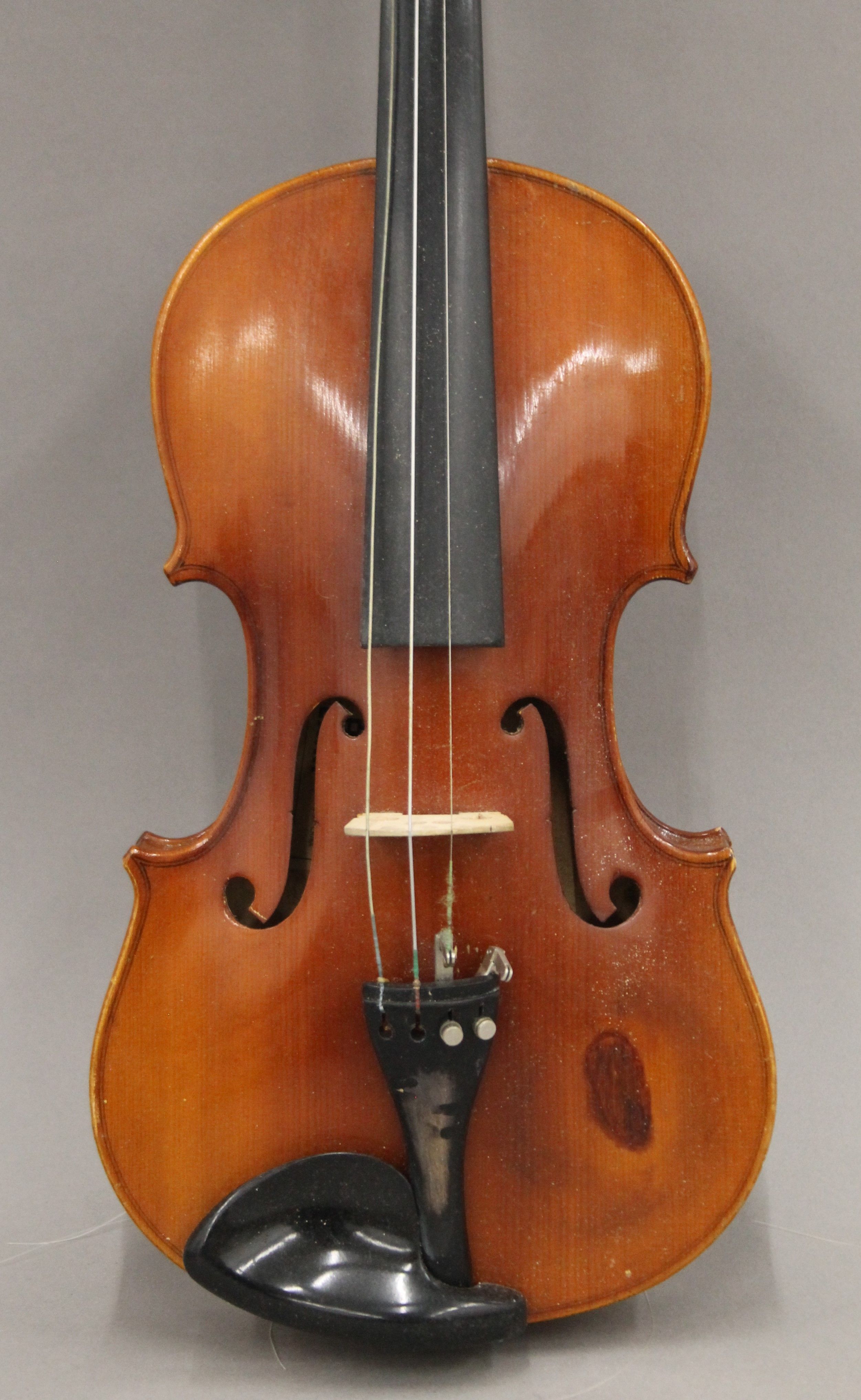 A cased violin and bow. The former 58 cm long. - Image 5 of 10