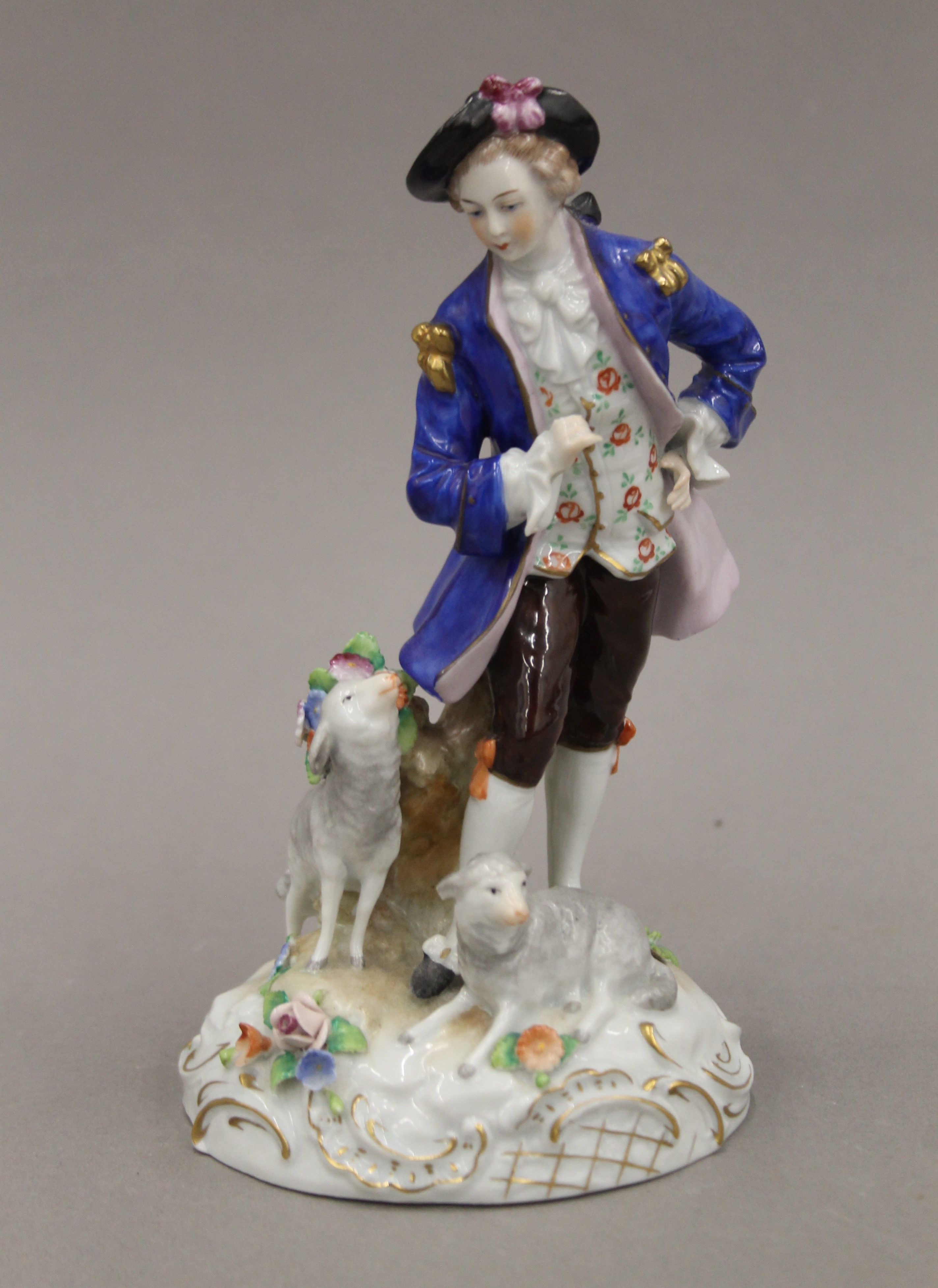 A quantity of decorative porcelain, including a Sitzendorf figure. The figure 17.5 cm high. - Image 3 of 4