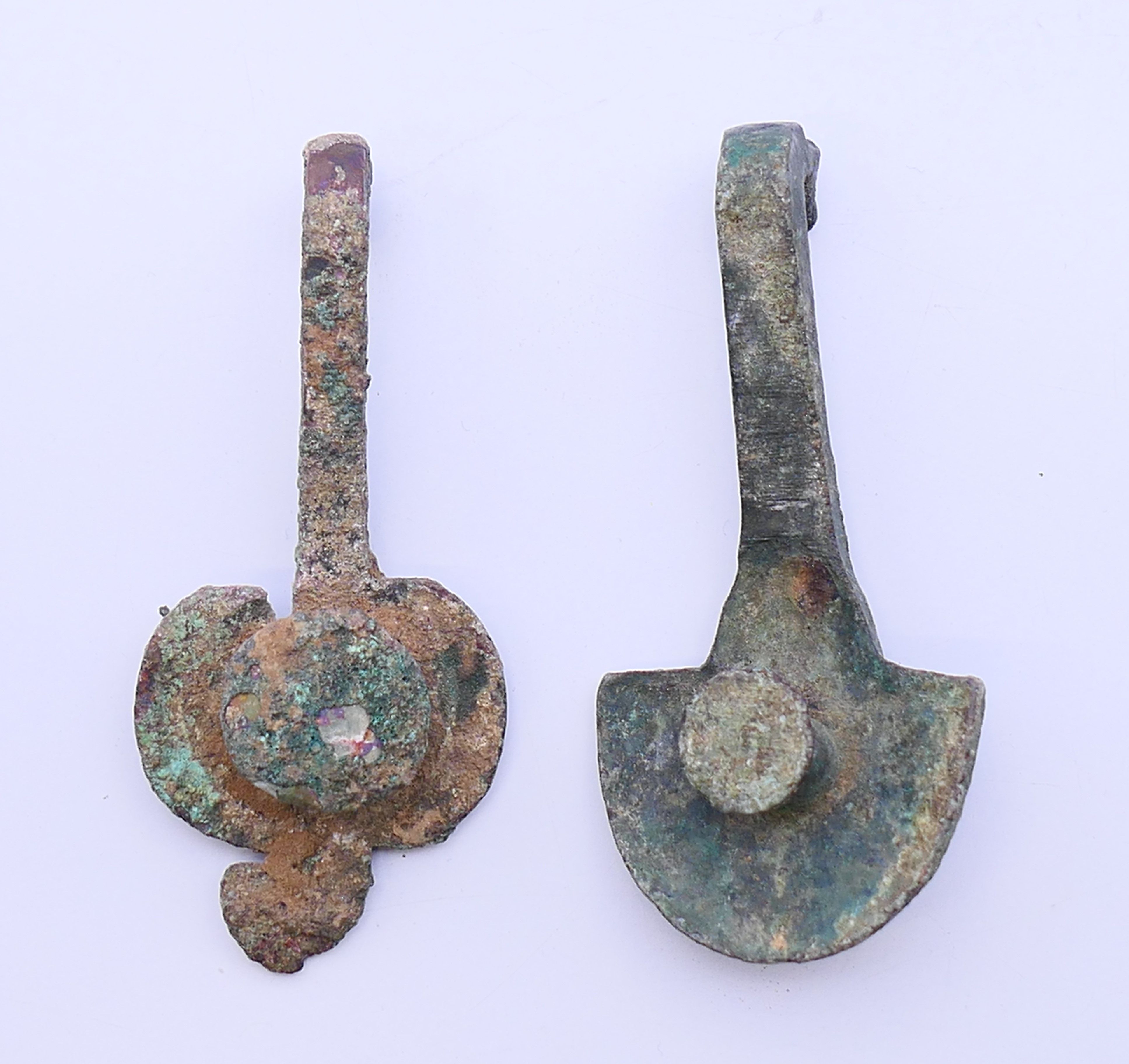Five various bronze objects. Spoon 9 cm high. - Image 3 of 8