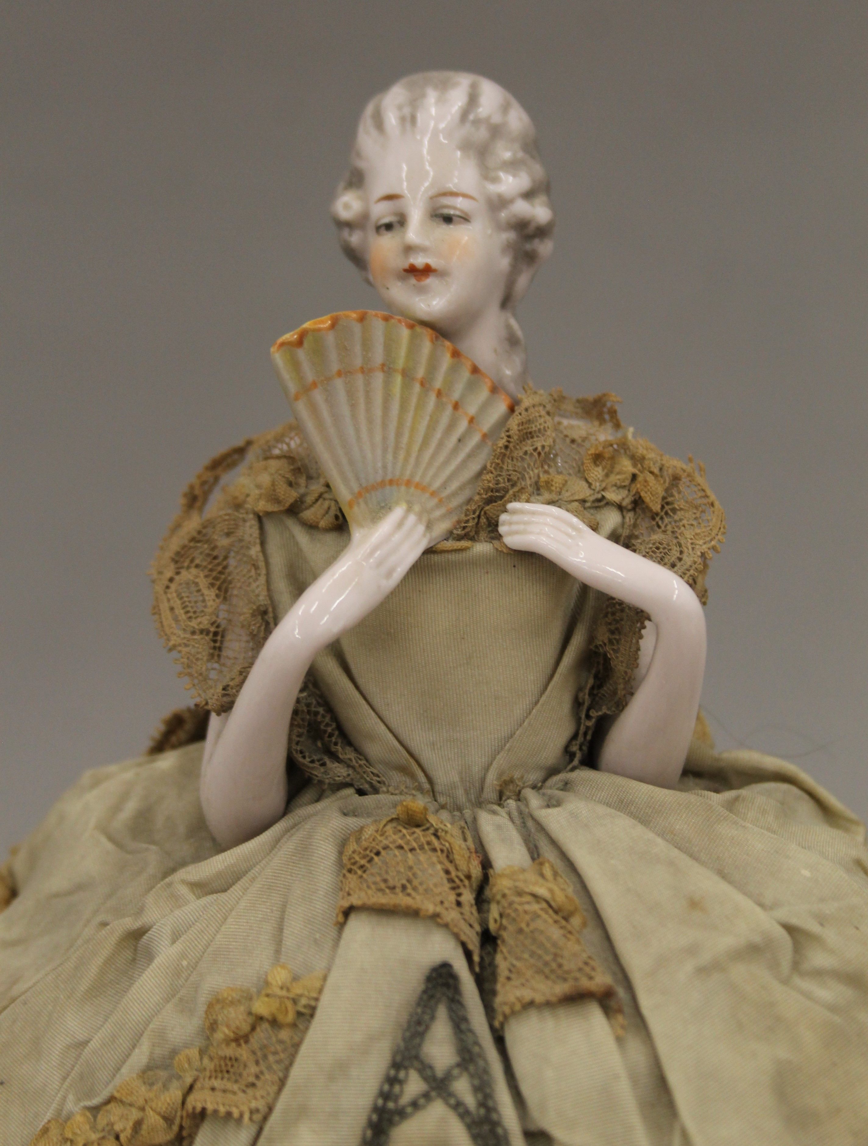 Two late 19th/early 20th century porcelain and lace half dolls. The largest 24 cm high. - Image 3 of 13