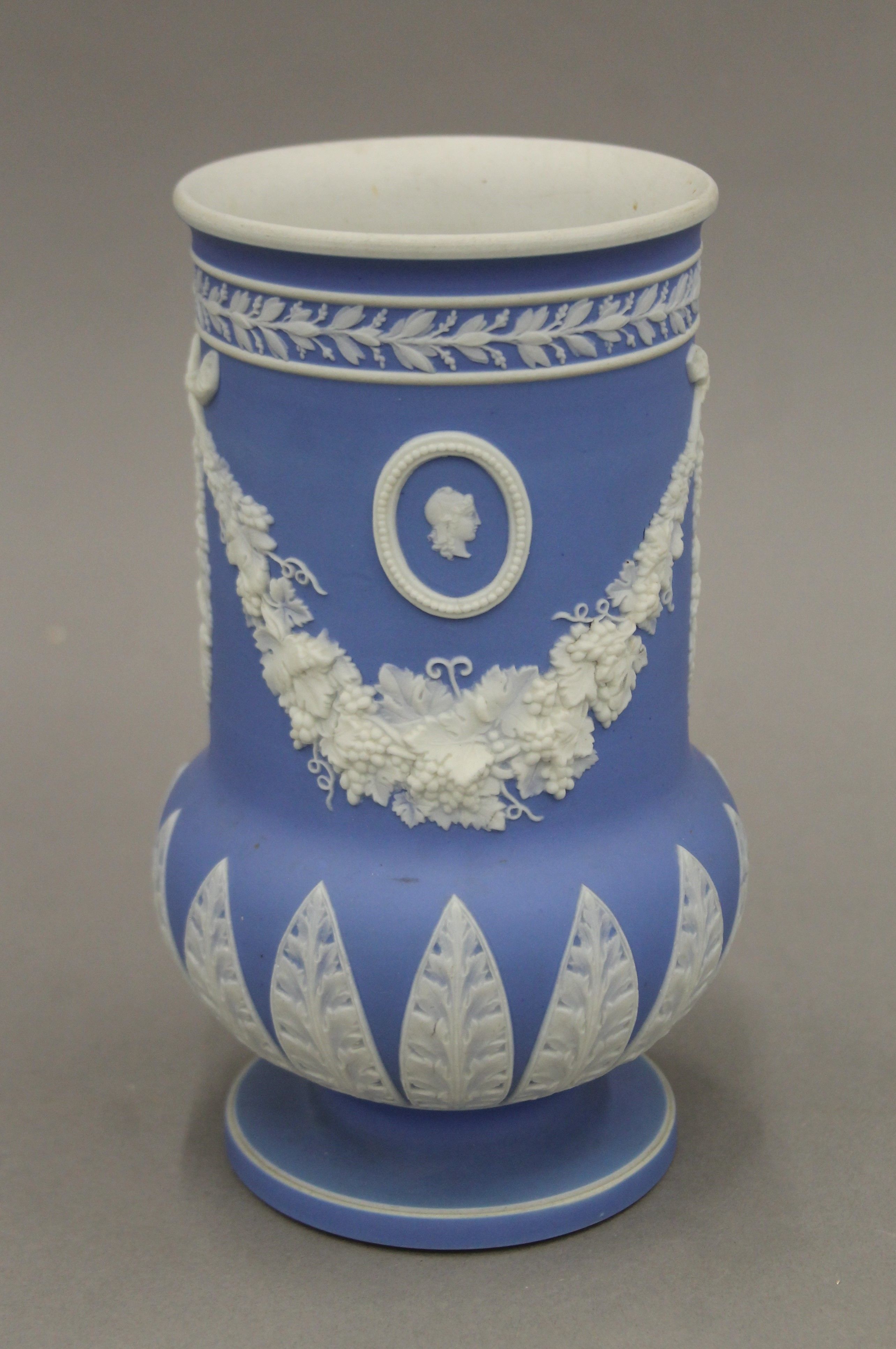 A pair of 19th century Adams Tunstall blue jasper vases. 20 cm high. - Image 2 of 6