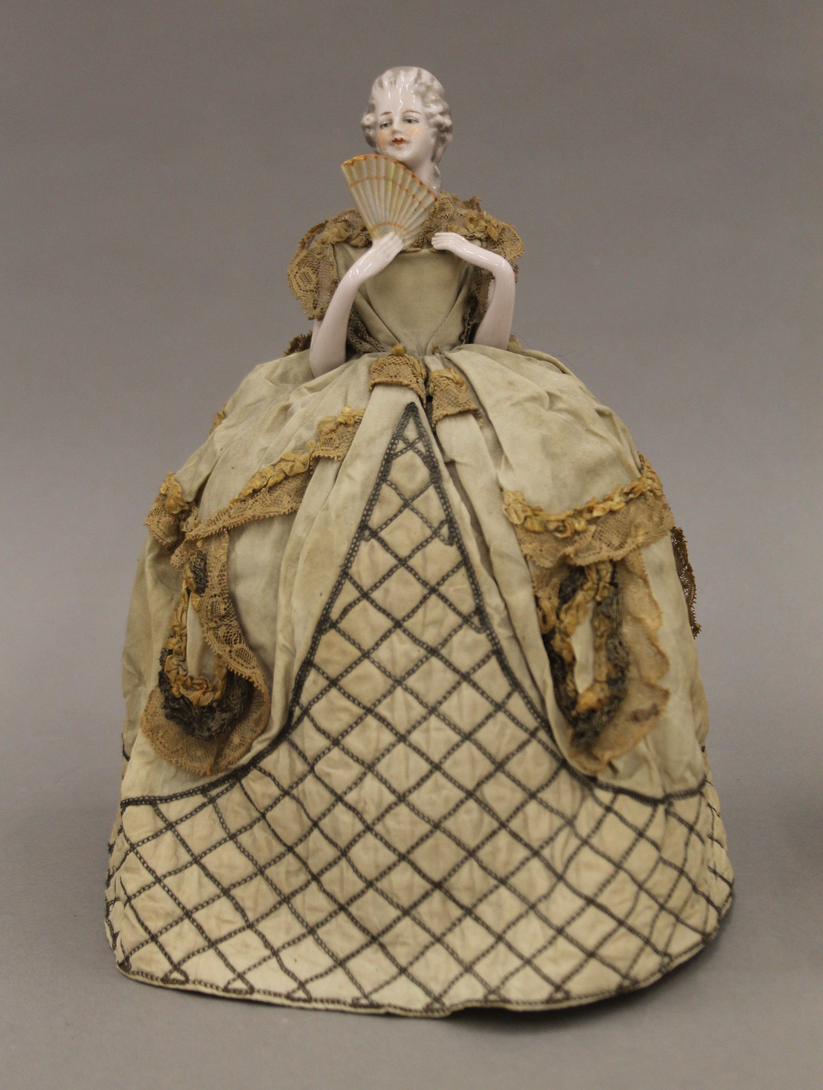 Two late 19th/early 20th century porcelain and lace half dolls. The largest 24 cm high. - Image 2 of 13