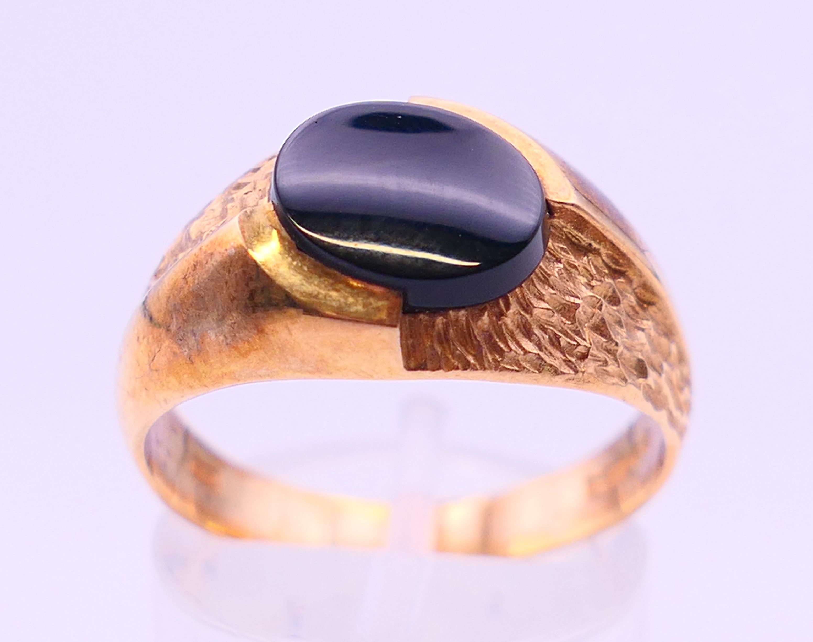 Two 9 ct gold signet rings and a 9 ct gold wedding band. 11.1 grammes total weight. - Image 3 of 13