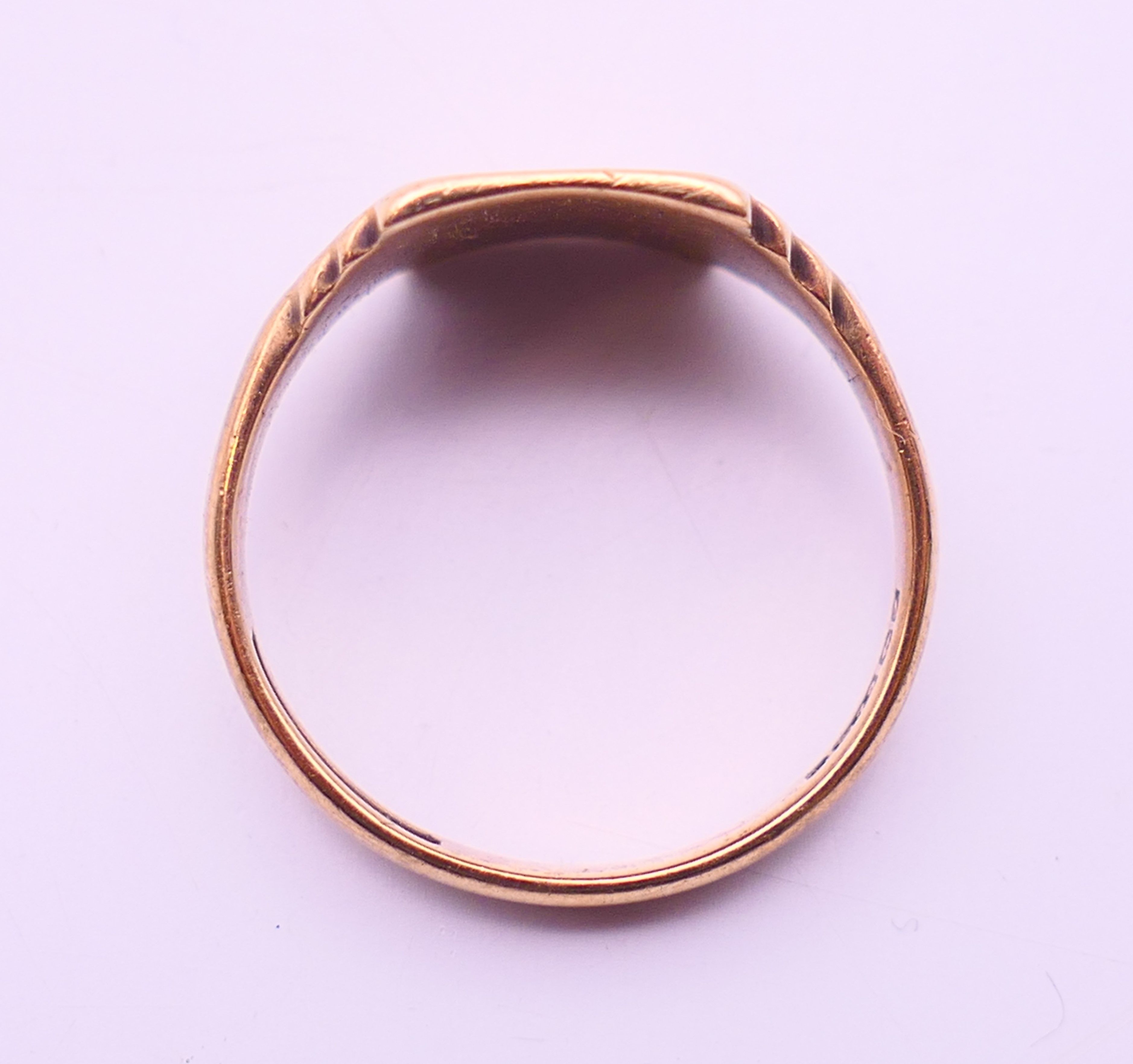 A 22 ct gold wedding band 3.8 grammes, a 9 ct gold wedding band and a 9 ct gold signet ring 8. - Image 8 of 19