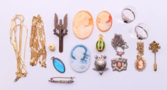 A quantity of vintage jewellery including silver, cameos, etc.