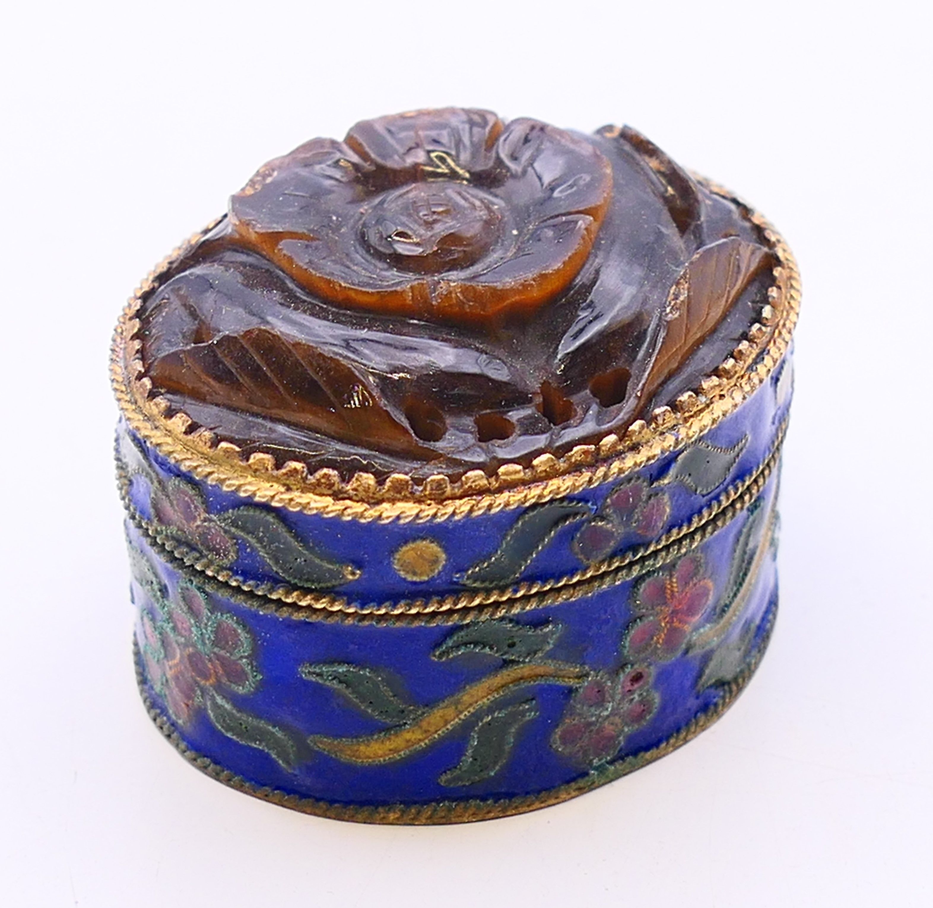 A Chinese cloisonne and tiger's eye box. 3 cm high. - Image 3 of 5