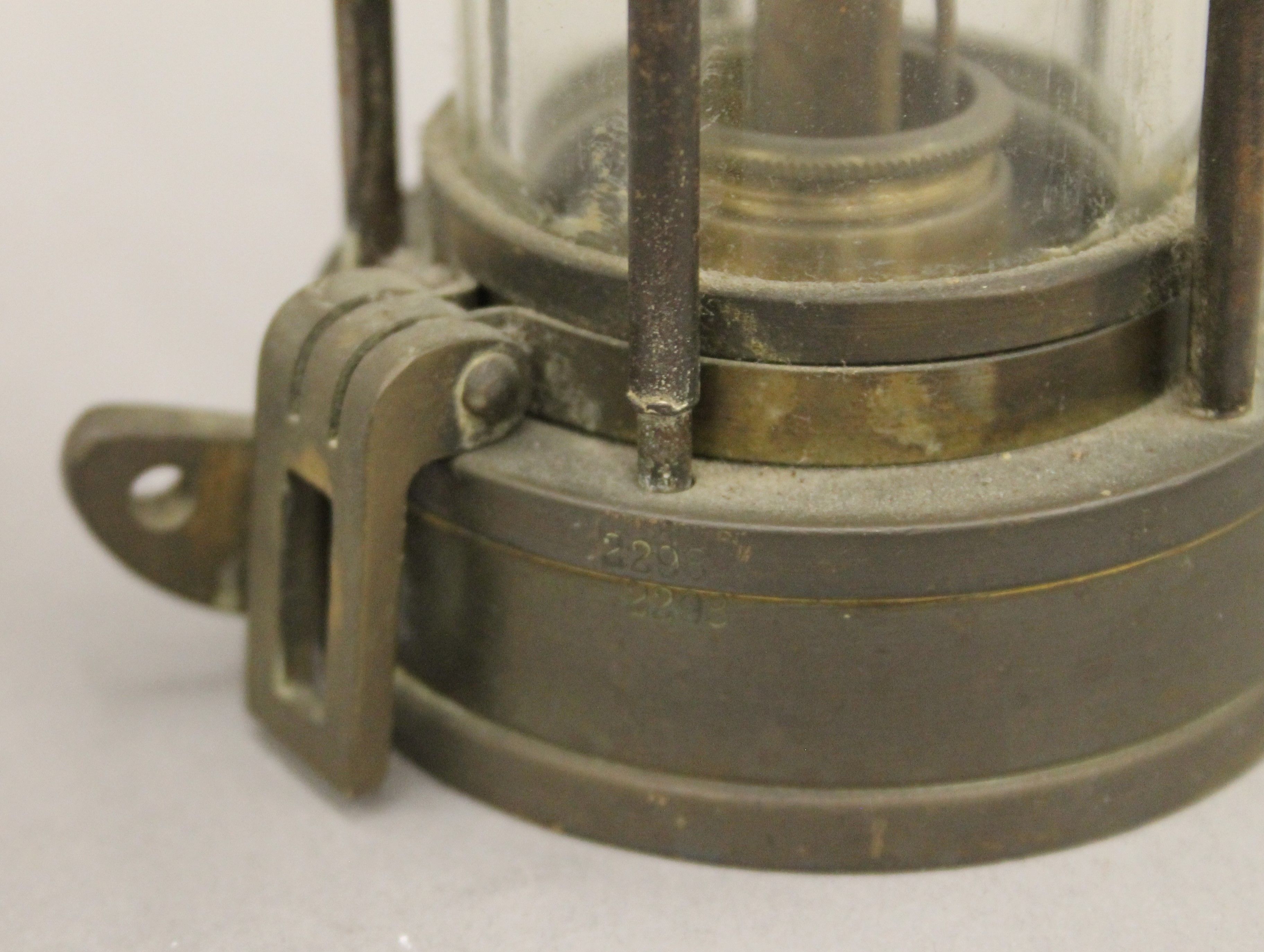 Three vintage miner's lamps. The largest 27 cm high. - Image 7 of 7