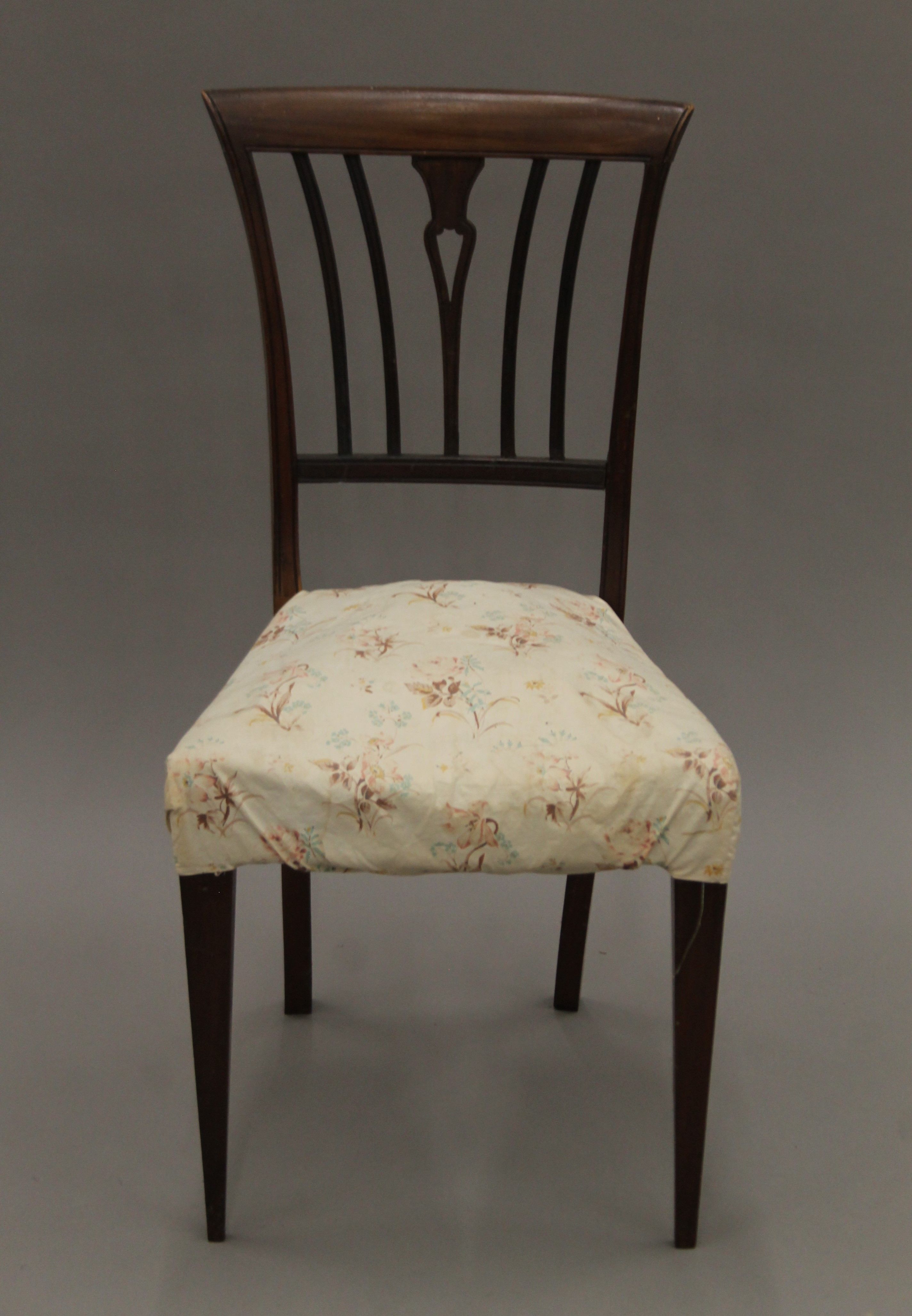 A quantity of various single chairs. The largest 55 cm wide. - Image 14 of 17