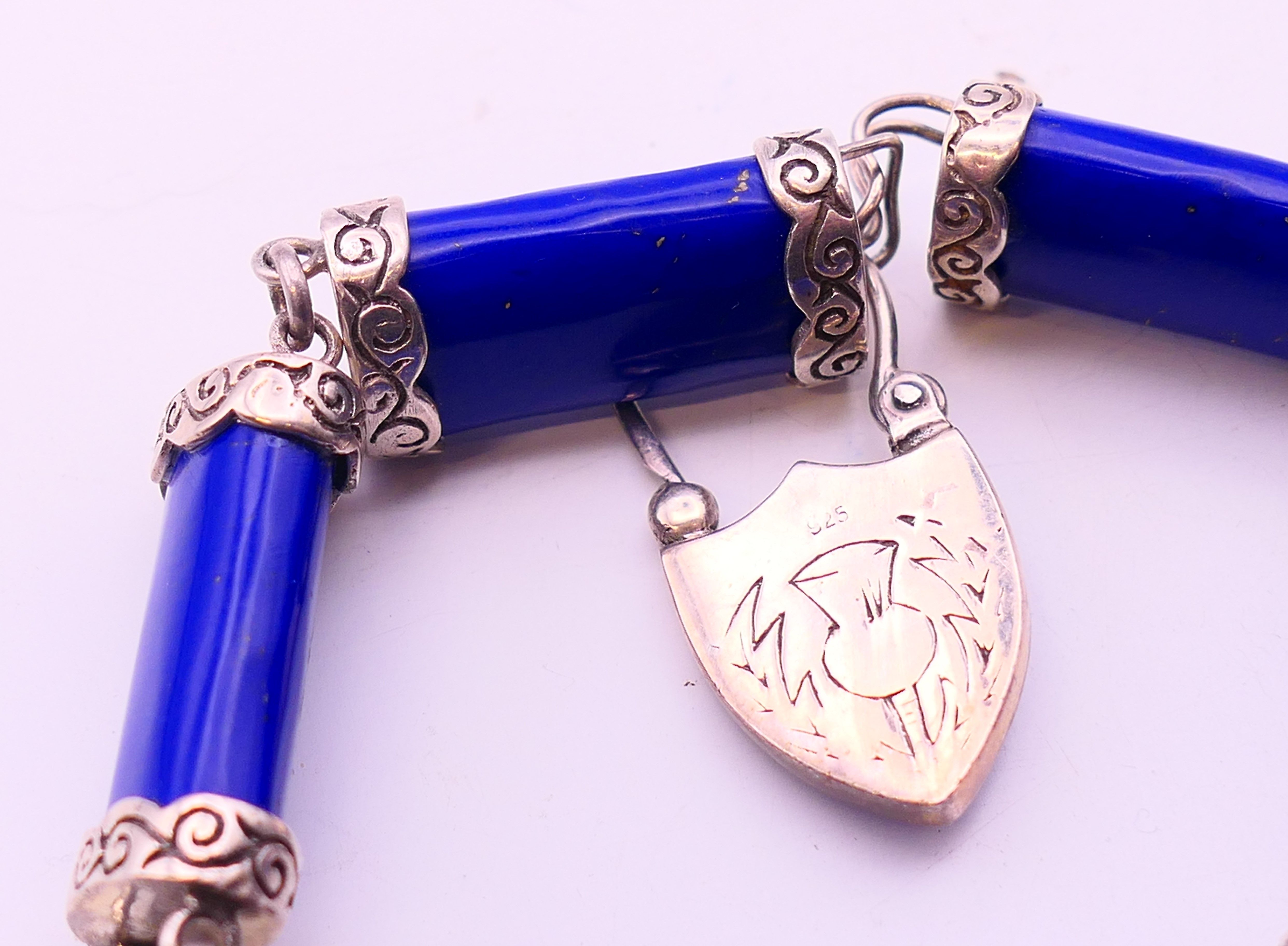 A silver lapis bracelet with padlock. 20 cm long. - Image 2 of 5