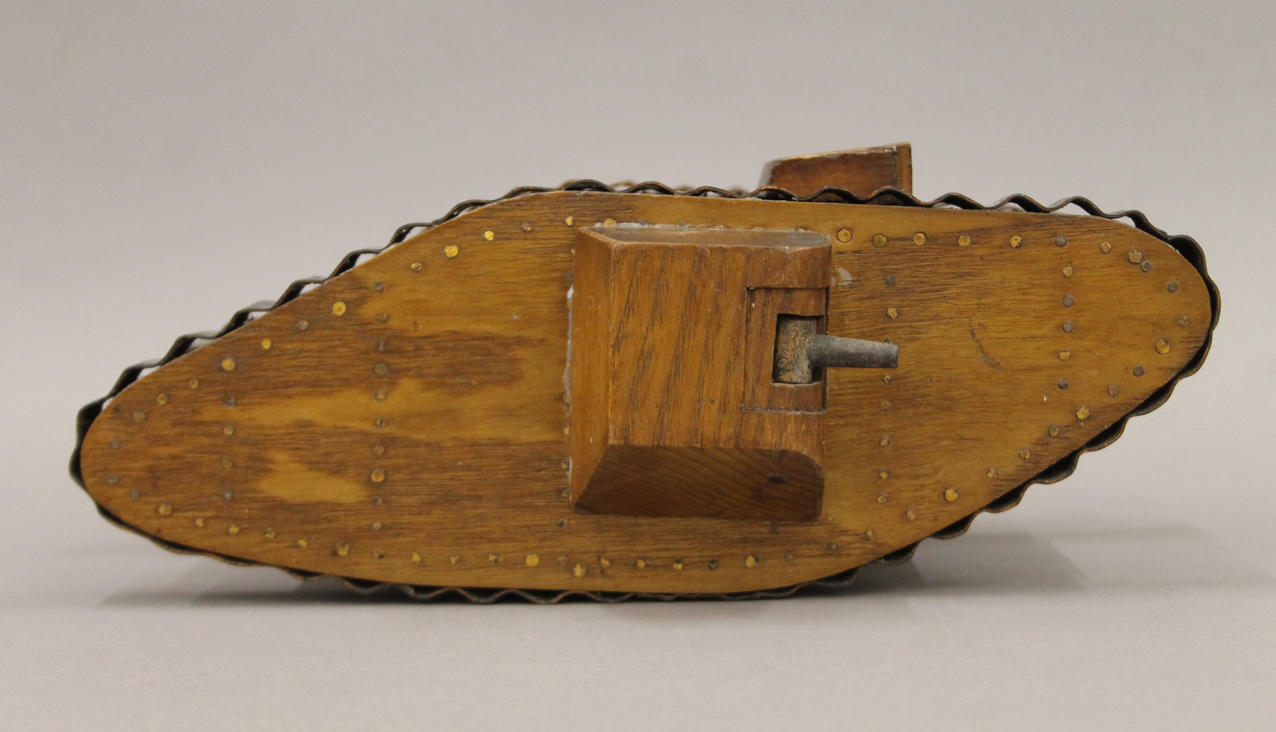 A Trench Art World War I tank. 16 cm wide. - Image 6 of 7