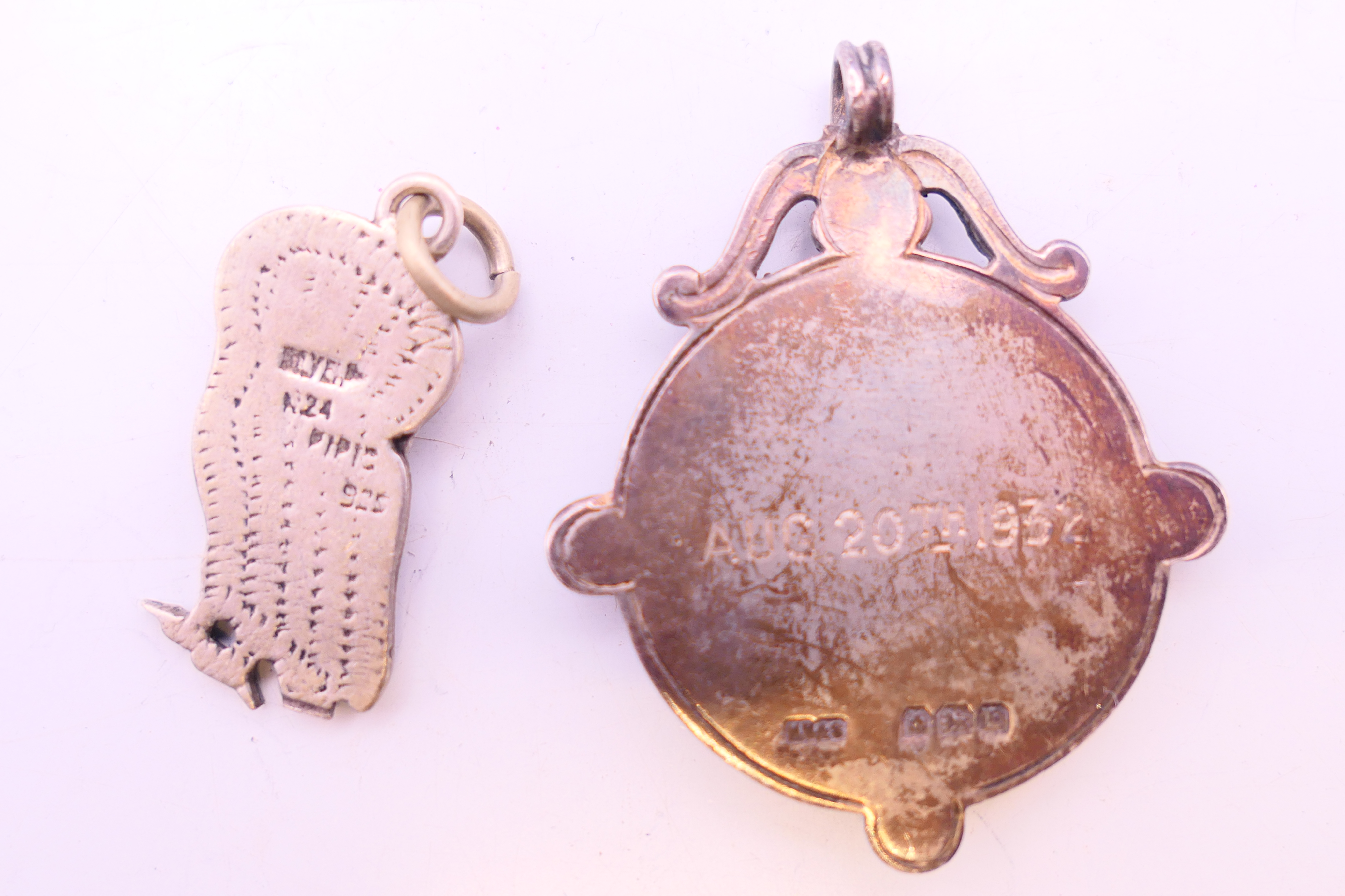 A small quantity of silver jewellery to include a ring, necklace, bracelet, fob and an owl pendant. - Bild 5 aus 7