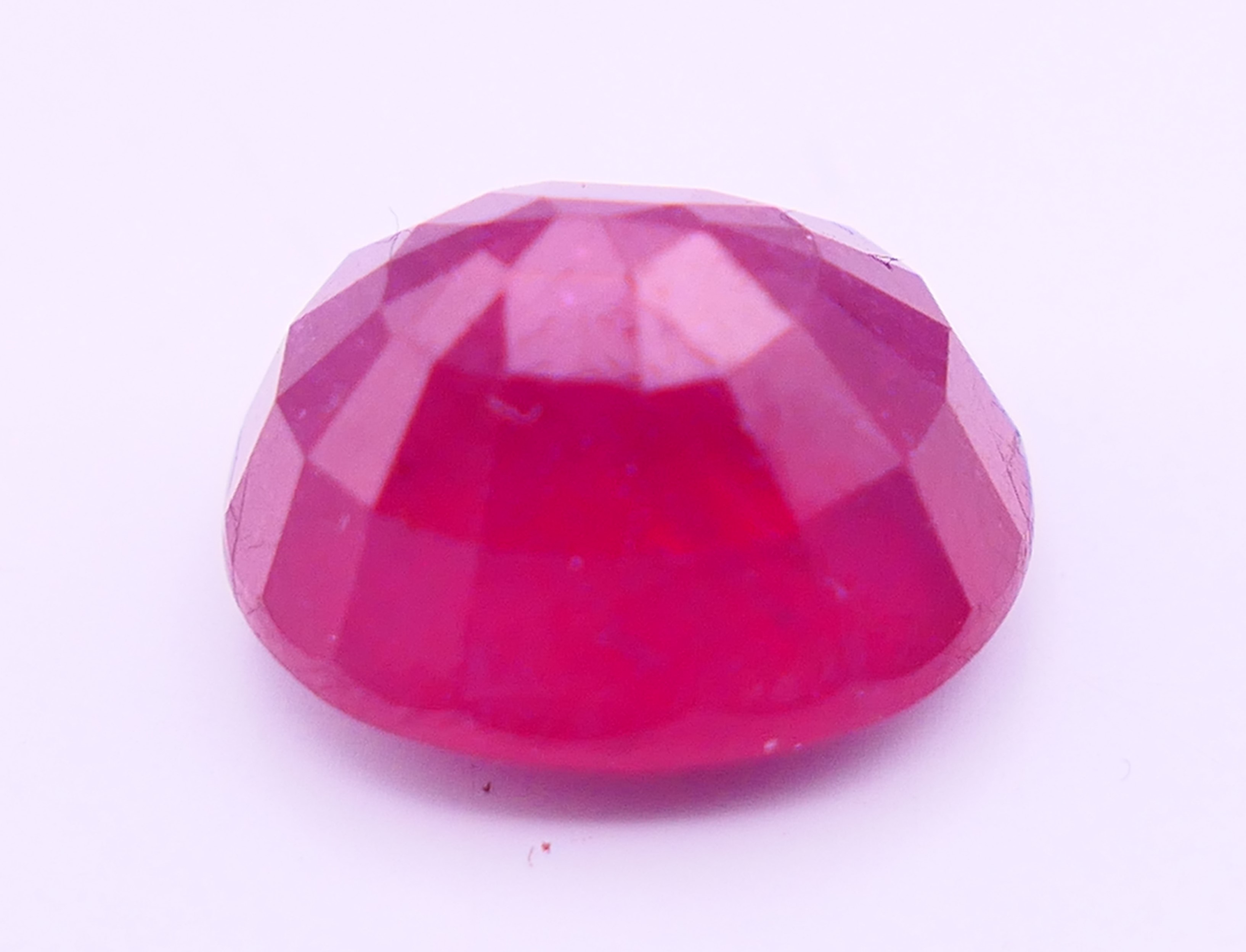 A loose ruby, 2.5 carats. 1 cm high. - Image 3 of 3