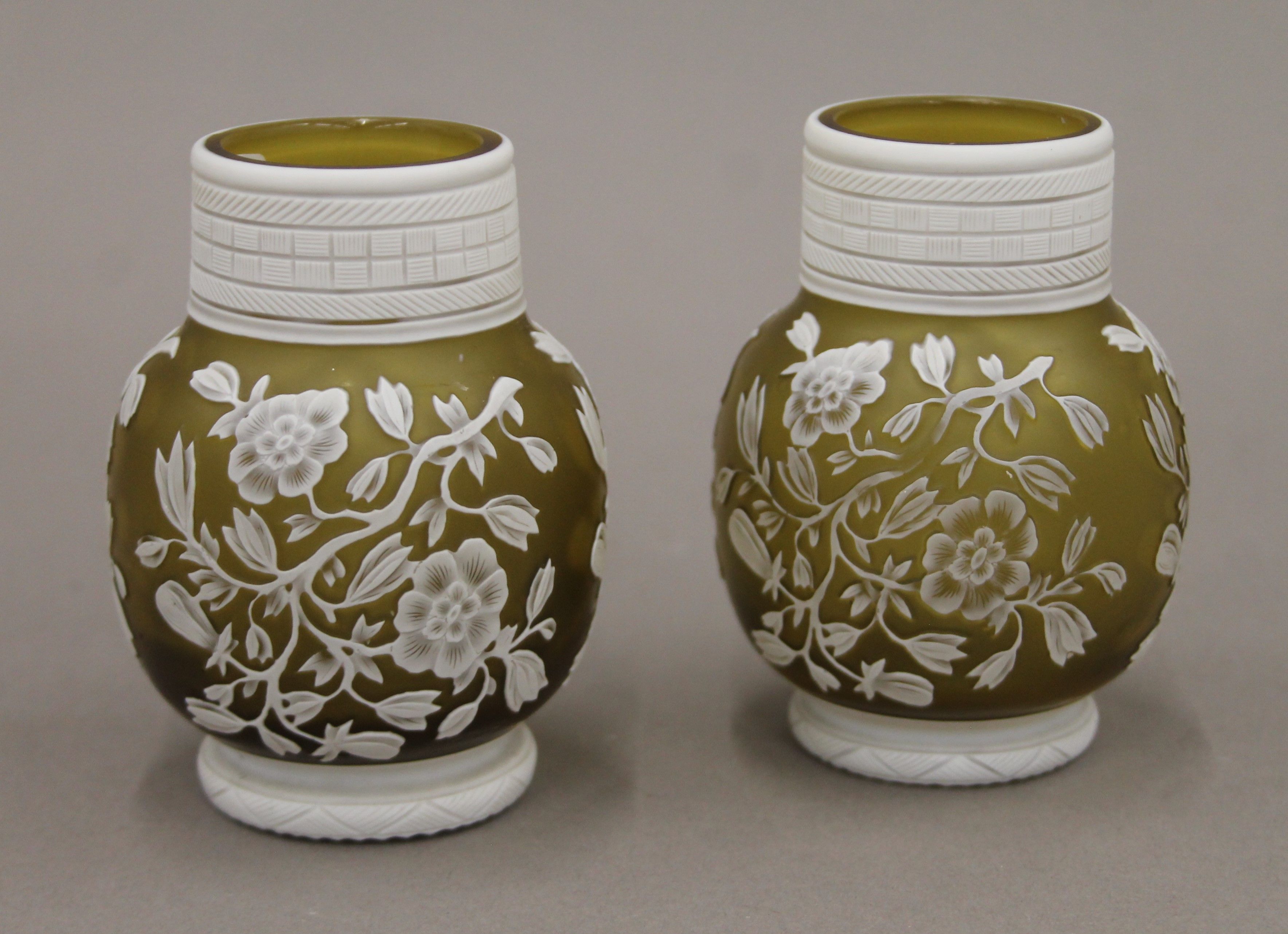 A pair of 19th century Stourbridge citron yellow and white cameo glass vases, circa 1880. 9.