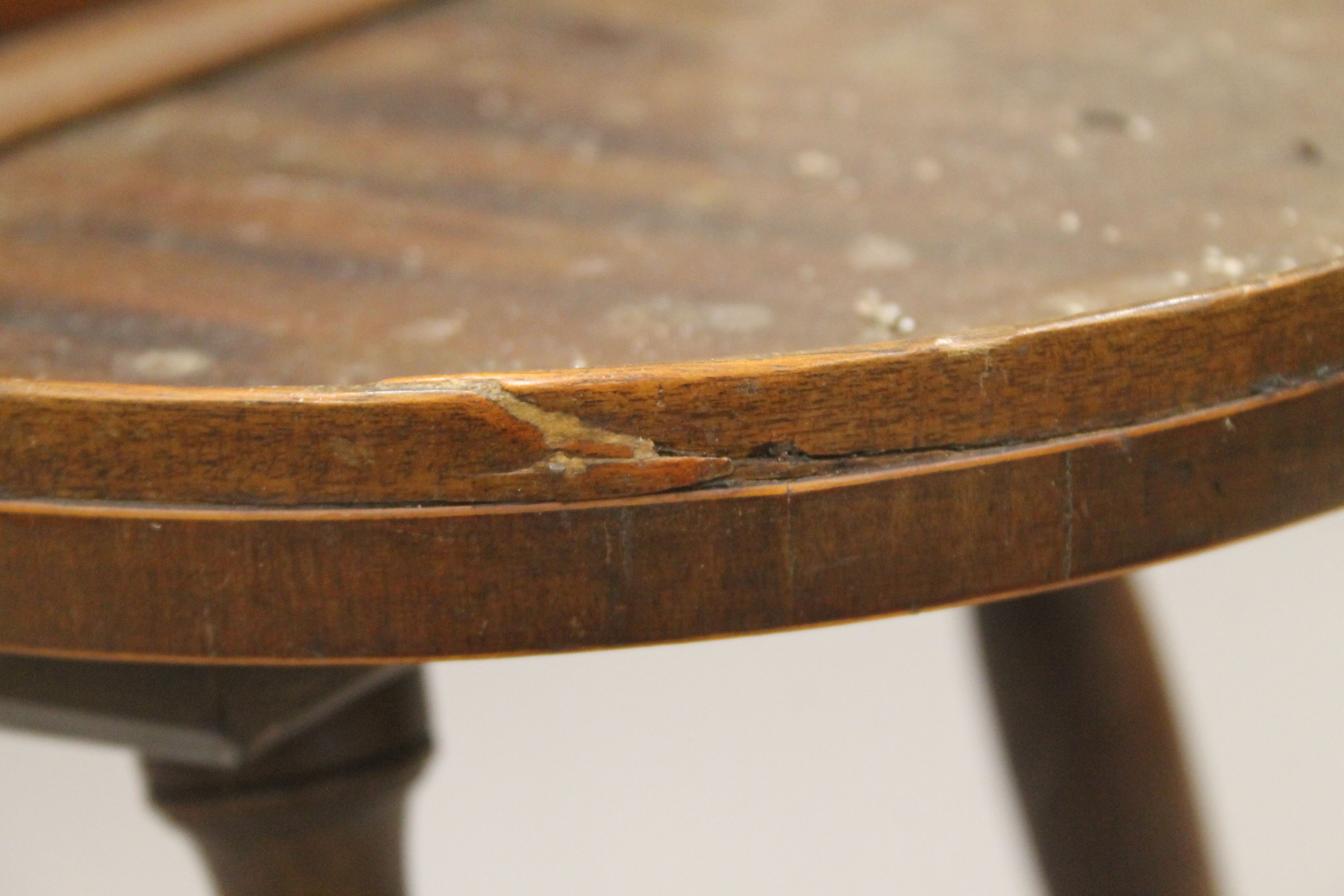 A mahogany plate and cutlery table. 33 cm wide. - Image 4 of 4