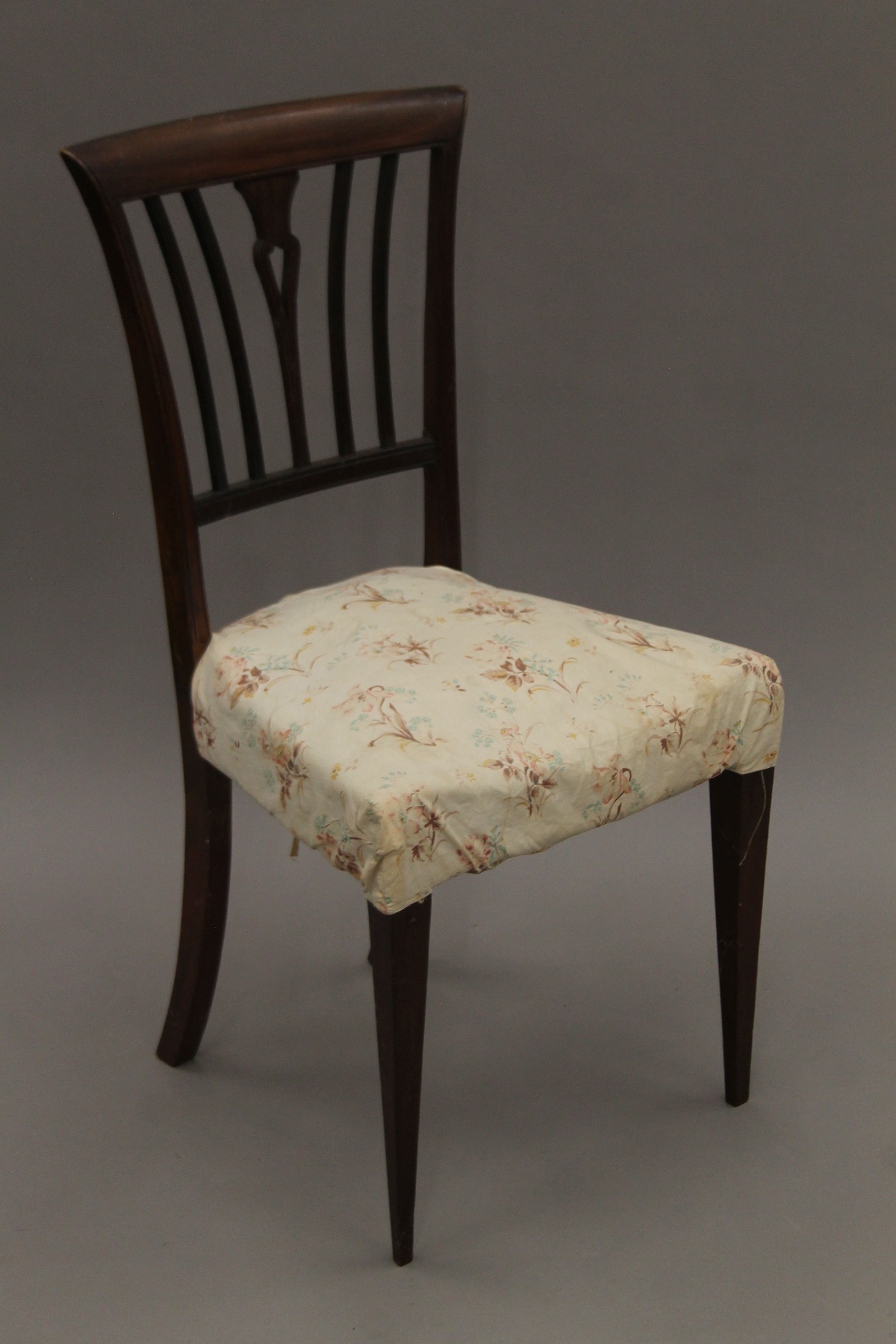A quantity of various single chairs. The largest 55 cm wide. - Image 15 of 17