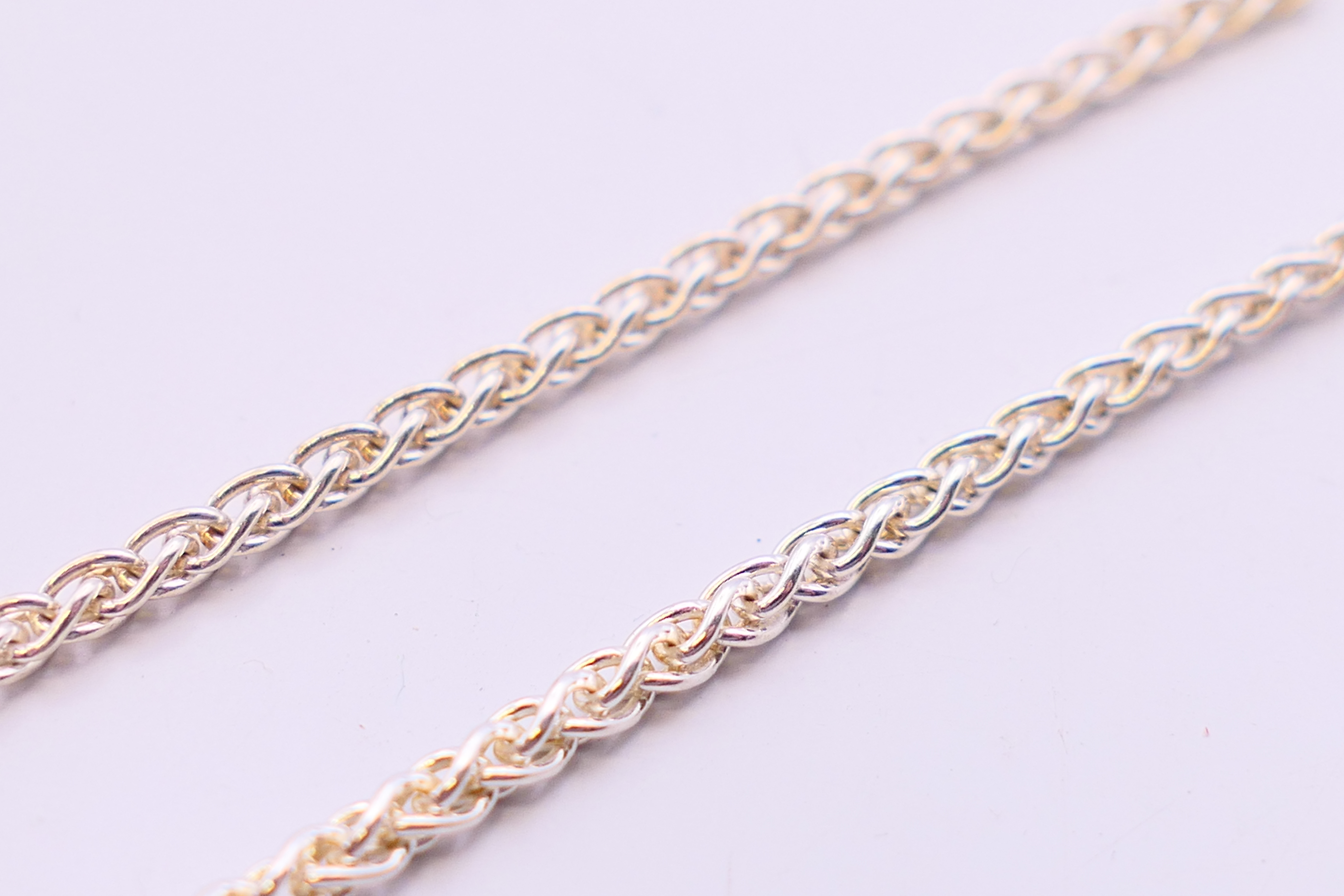 Two silver hallmarked chains. Largest 60 cm long. - Bild 7 aus 7