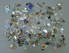 A quantity of silver jewellery. 39.2 troy ounces total weight.