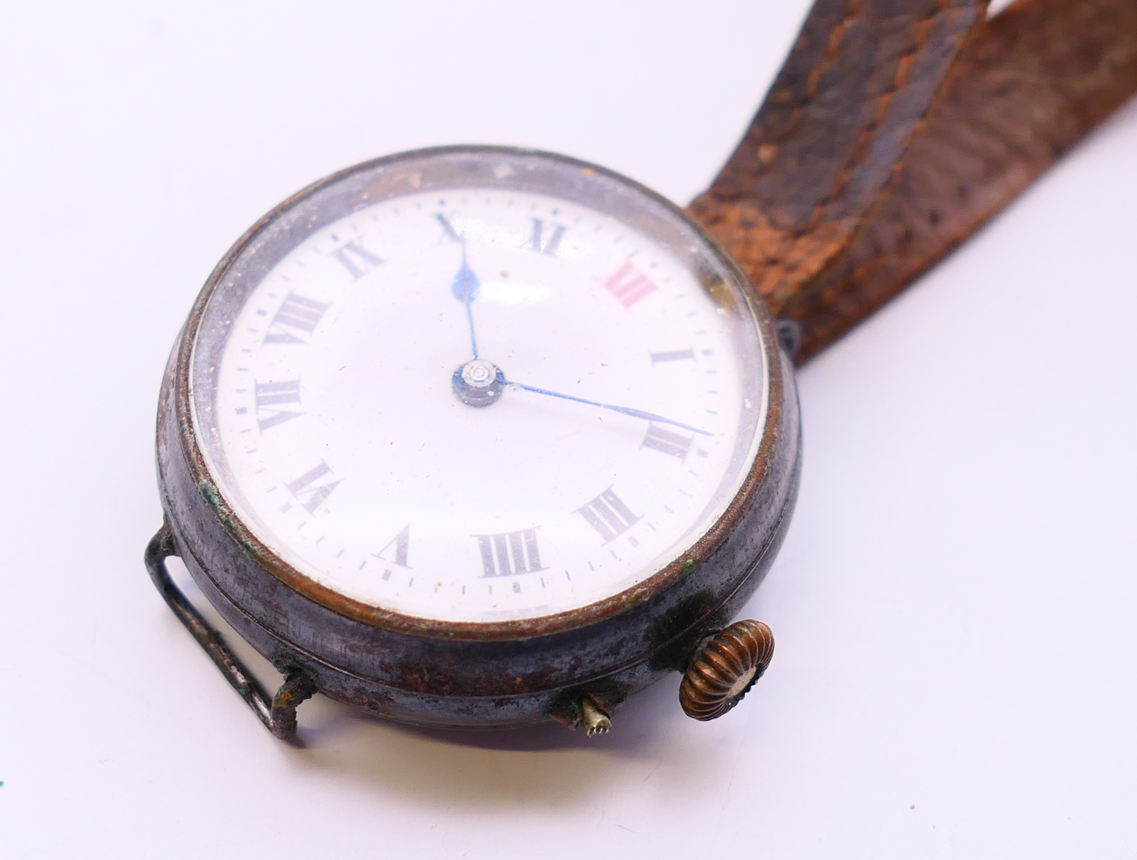 Two vintage wristwatches. The largest 3.5 cm diameter. - Image 8 of 11