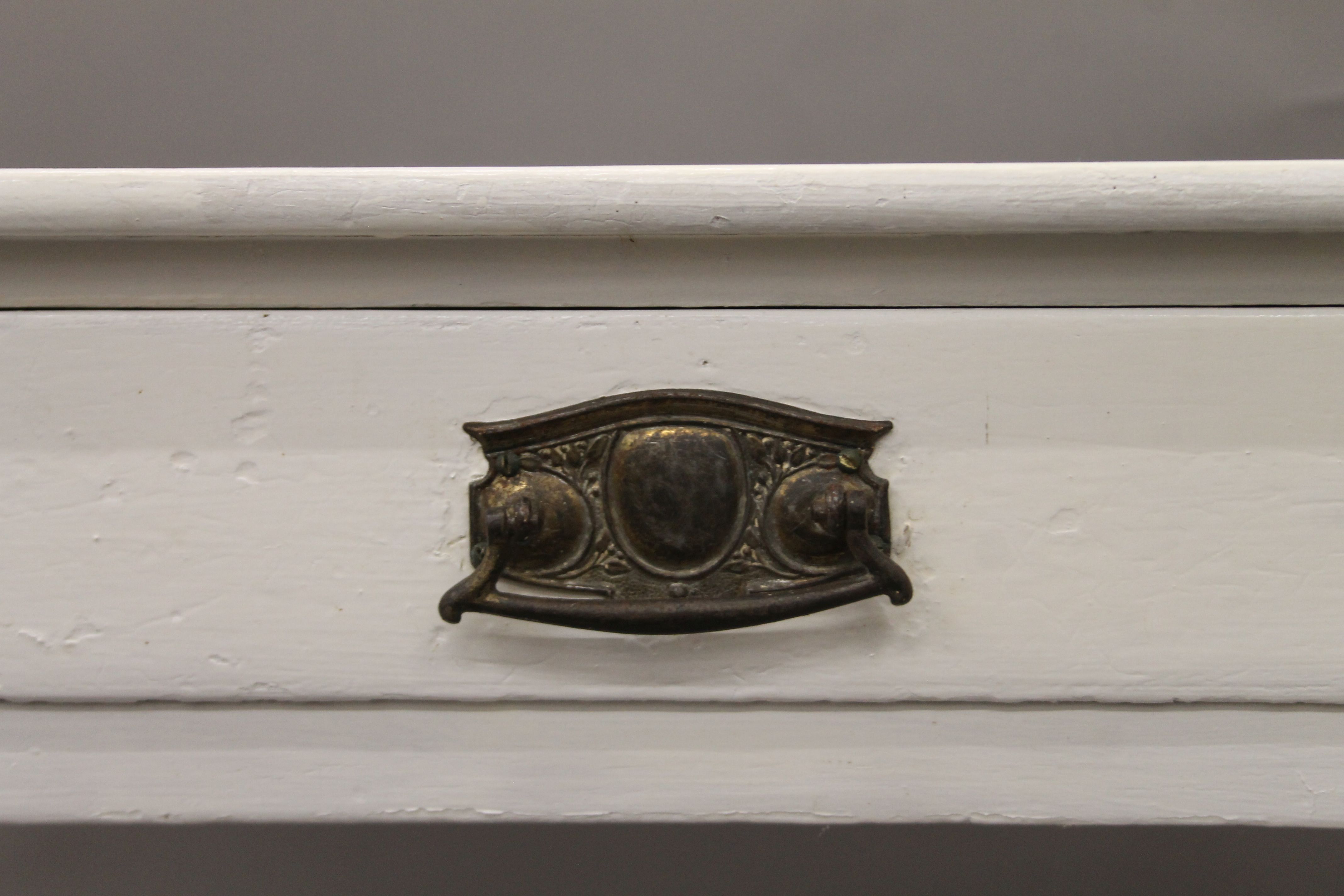 A Victorian white painted side table. 91 cm wide. - Image 3 of 5