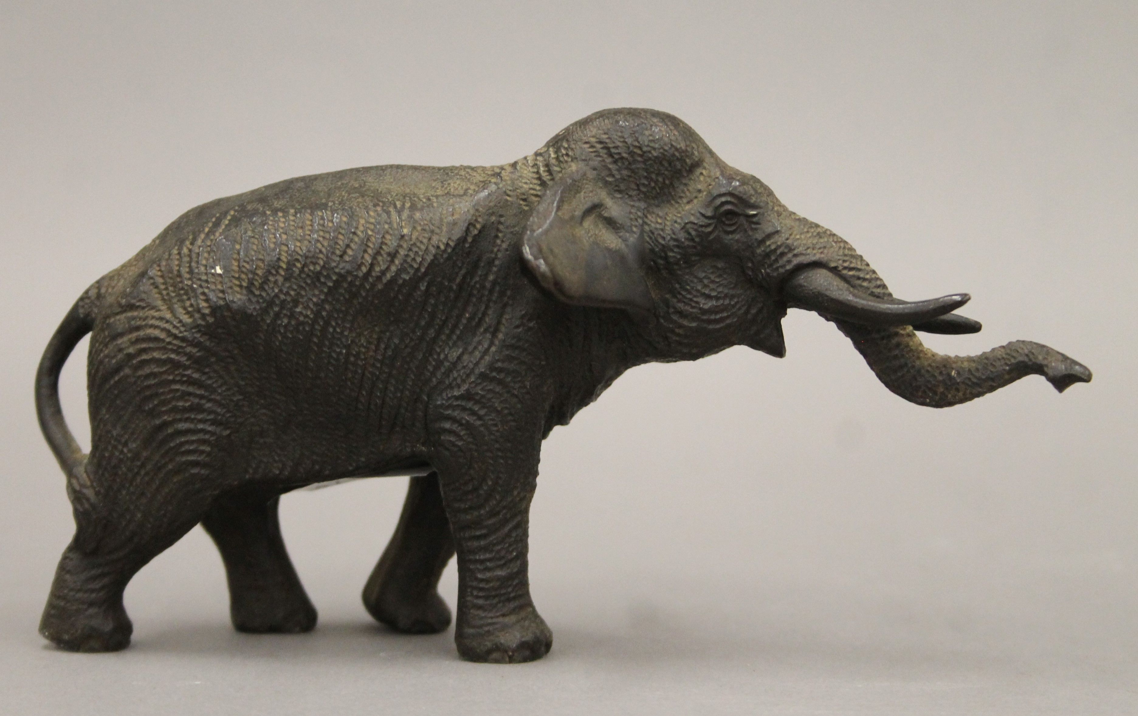 Two bronze elephants. The largest 15.5 cm long. - Image 3 of 9