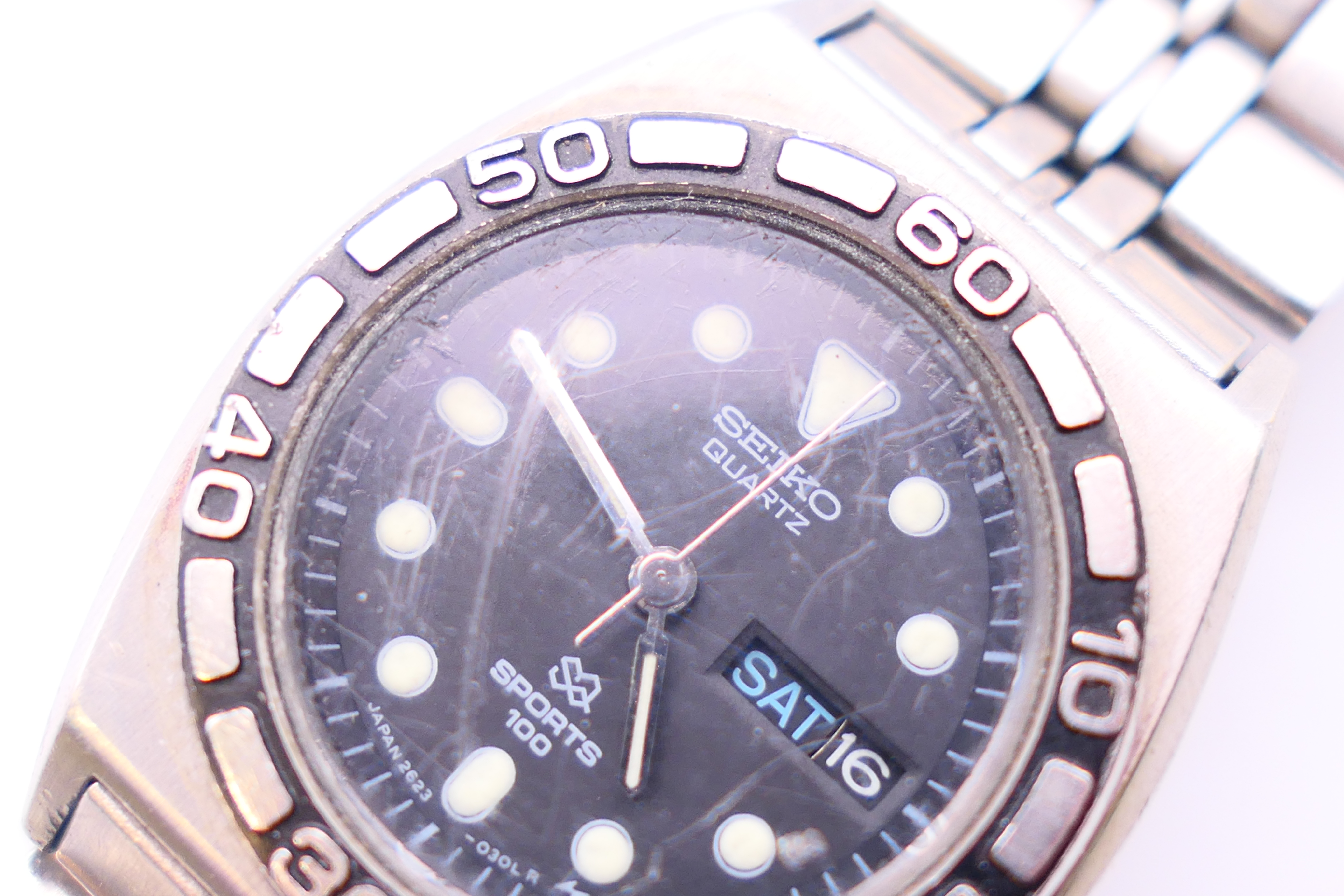 A Seiko Sports 100 ladies wristwatch. 2.5 cm diameter. - Image 3 of 7