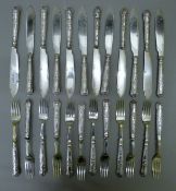 A set of twelve silver-handled King's pattern fish cutlery, hallmarked for Sheffield, 1915.