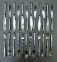 A set of twelve silver-handled King's pattern fish cutlery, hallmarked for Sheffield, 1915.