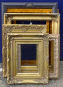 A quantity of various picture frames. The largest 68 x 75 cm.