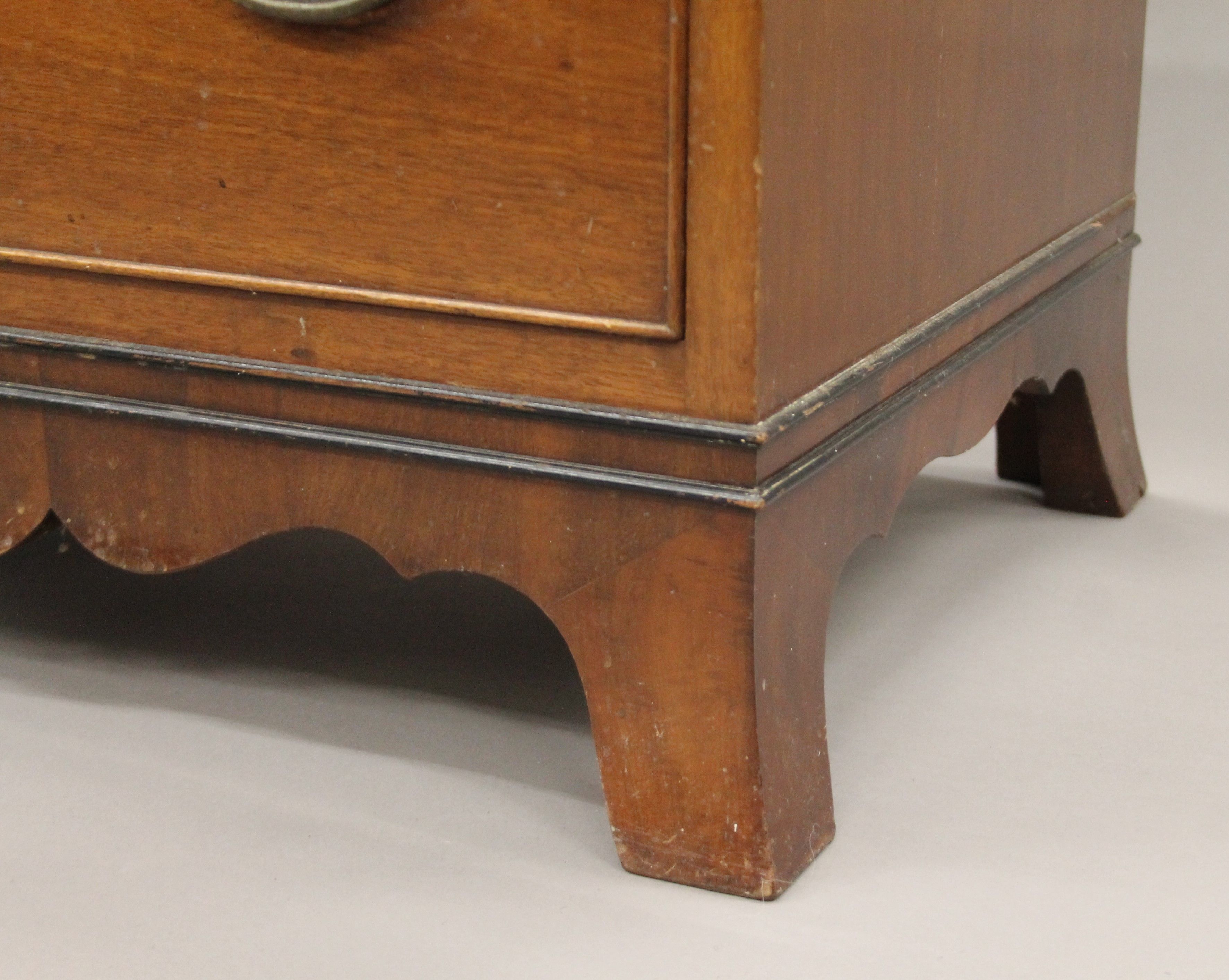 An early 20th century three drawer mahogany chest of drawers. 64.5 cm wide. - Image 6 of 7