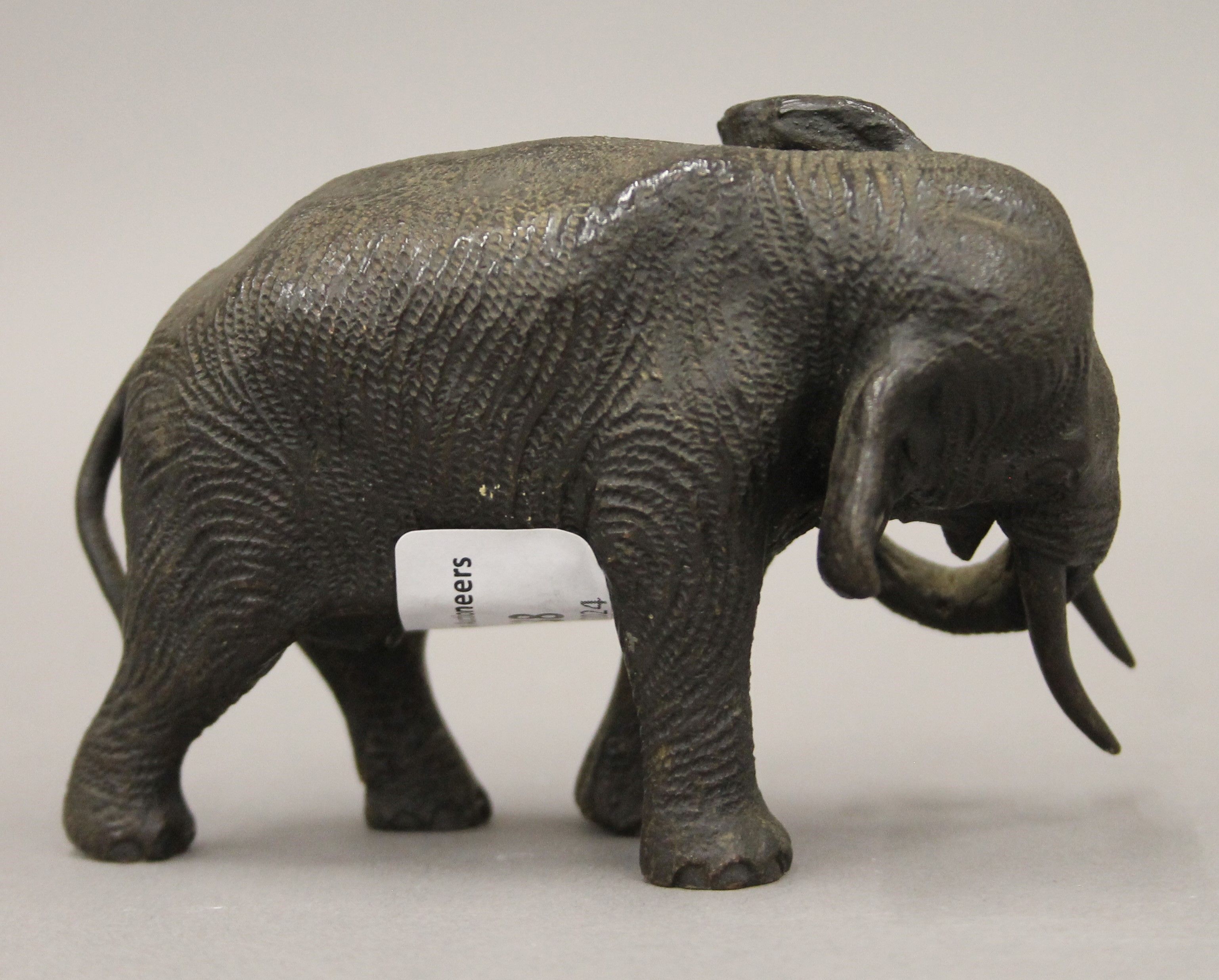 Two bronze elephants. The largest 15.5 cm long. - Image 8 of 9