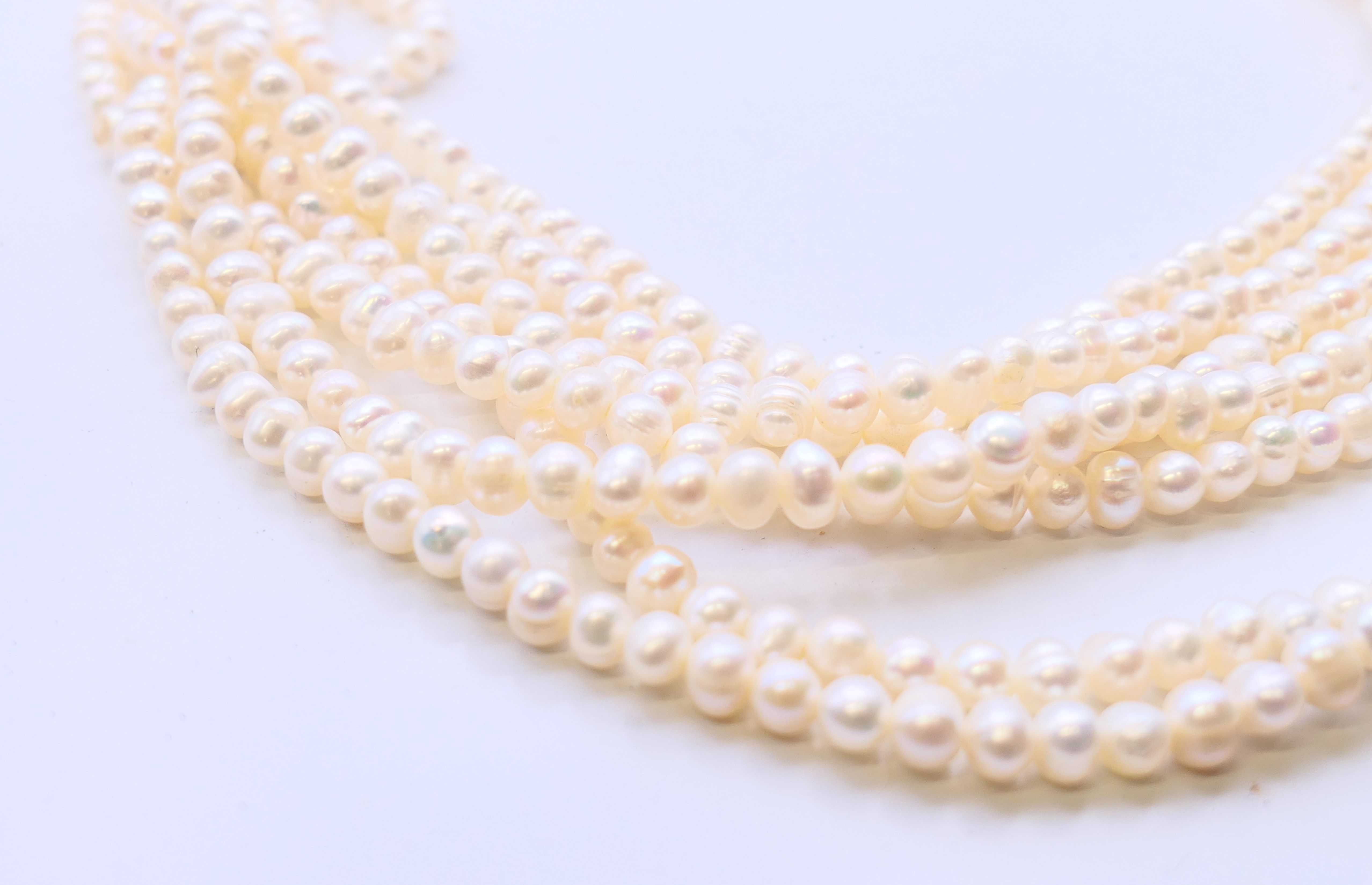 An Aska six-string pearl necklace. Approximately 46 cm long. - Image 2 of 3