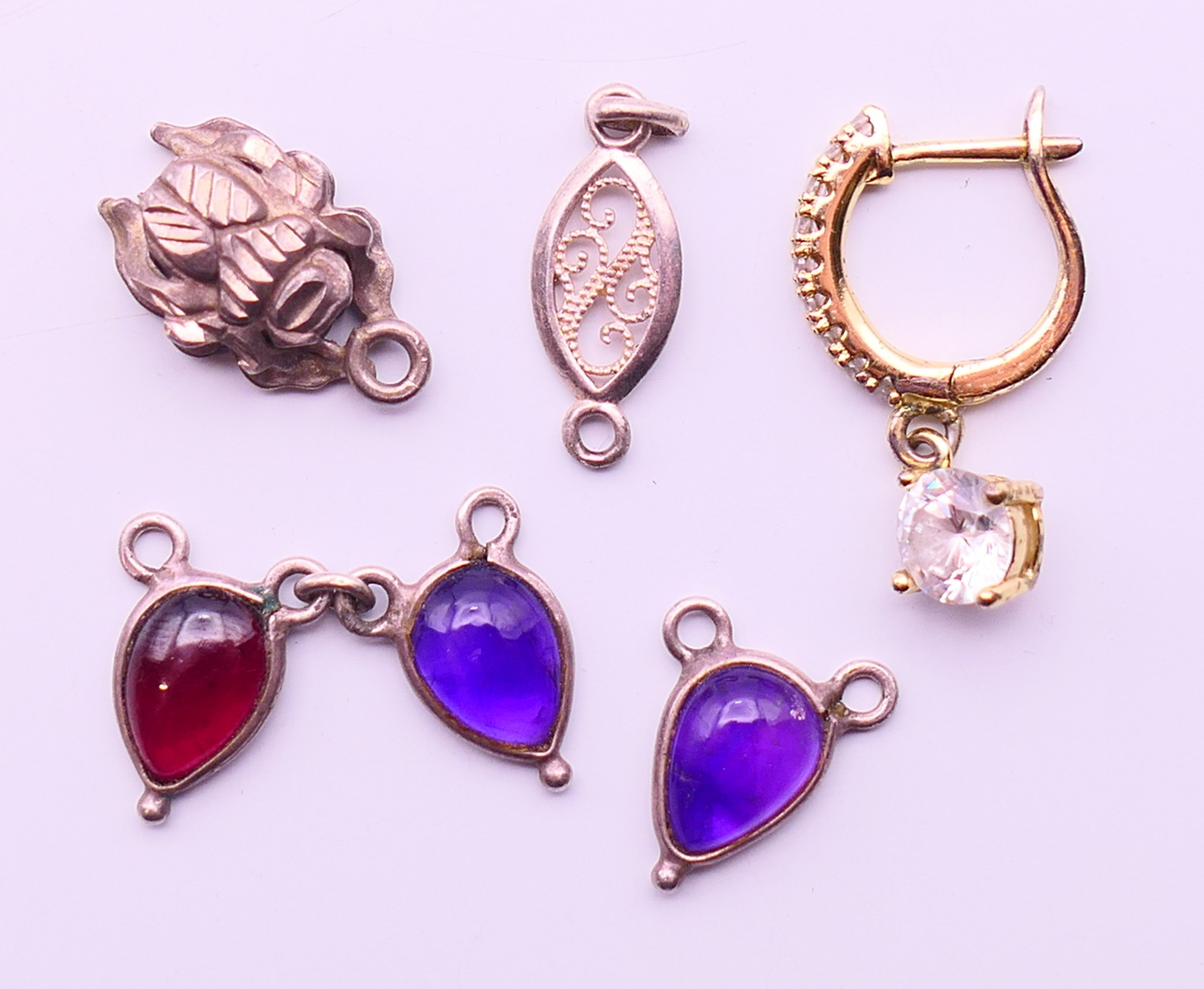 A collection of silver jewellery etc., to include three pendant necklaces. 39. - Image 9 of 23