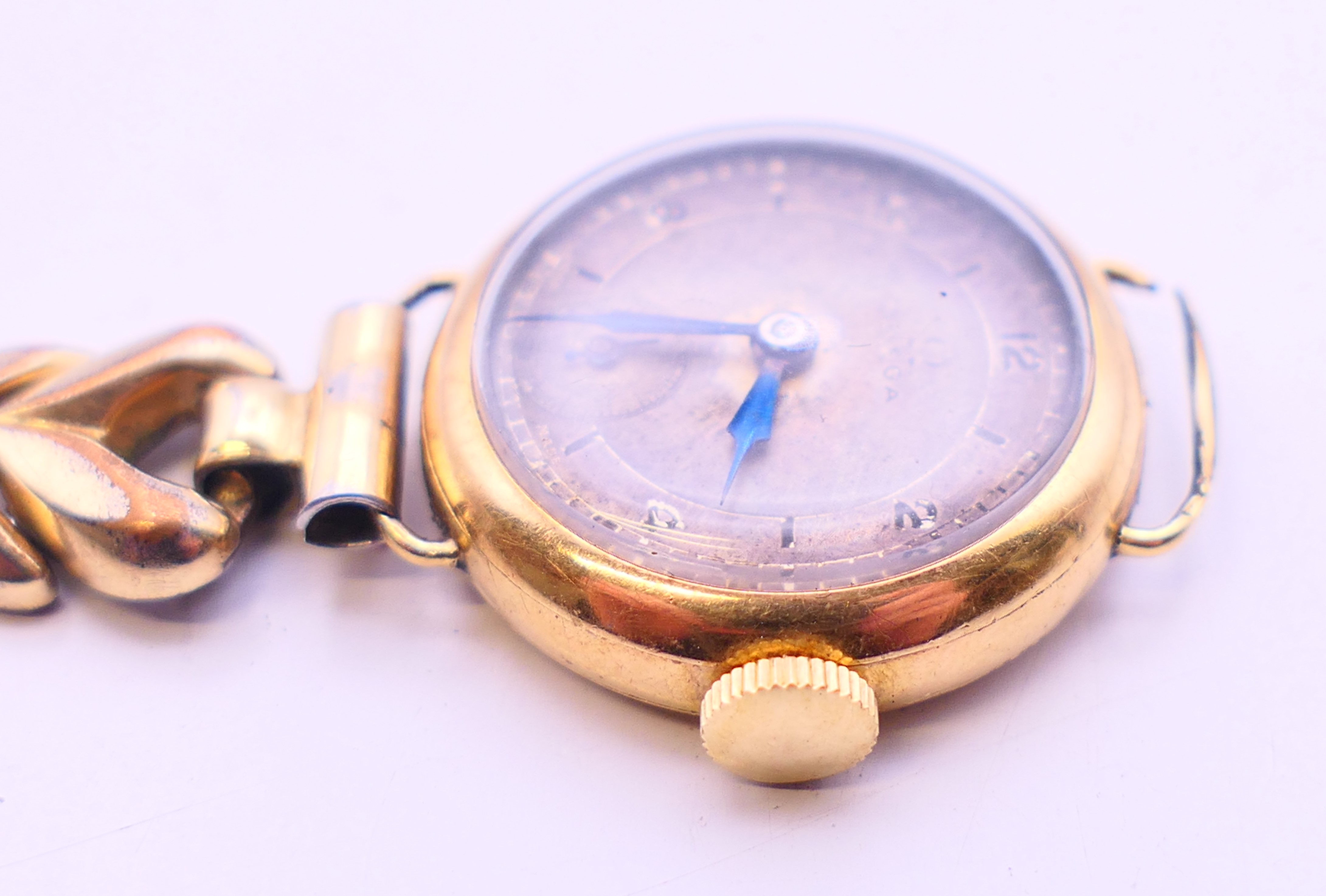 A 9 ct gold cased Omega ladies wristwatch. 2.5 cm diameter. - Image 4 of 8