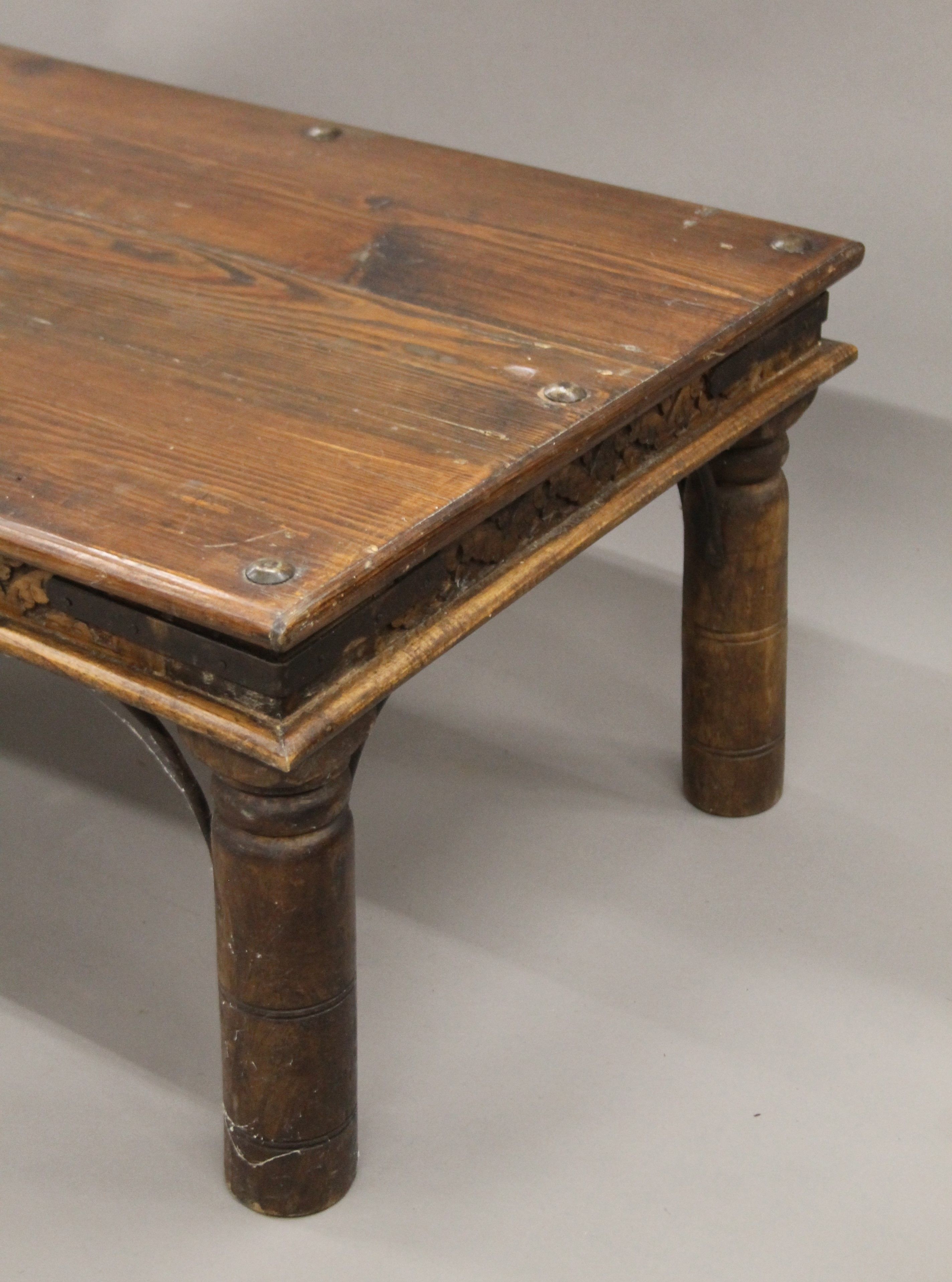 An Eastern coffee table. 120 cm long. - Image 2 of 4