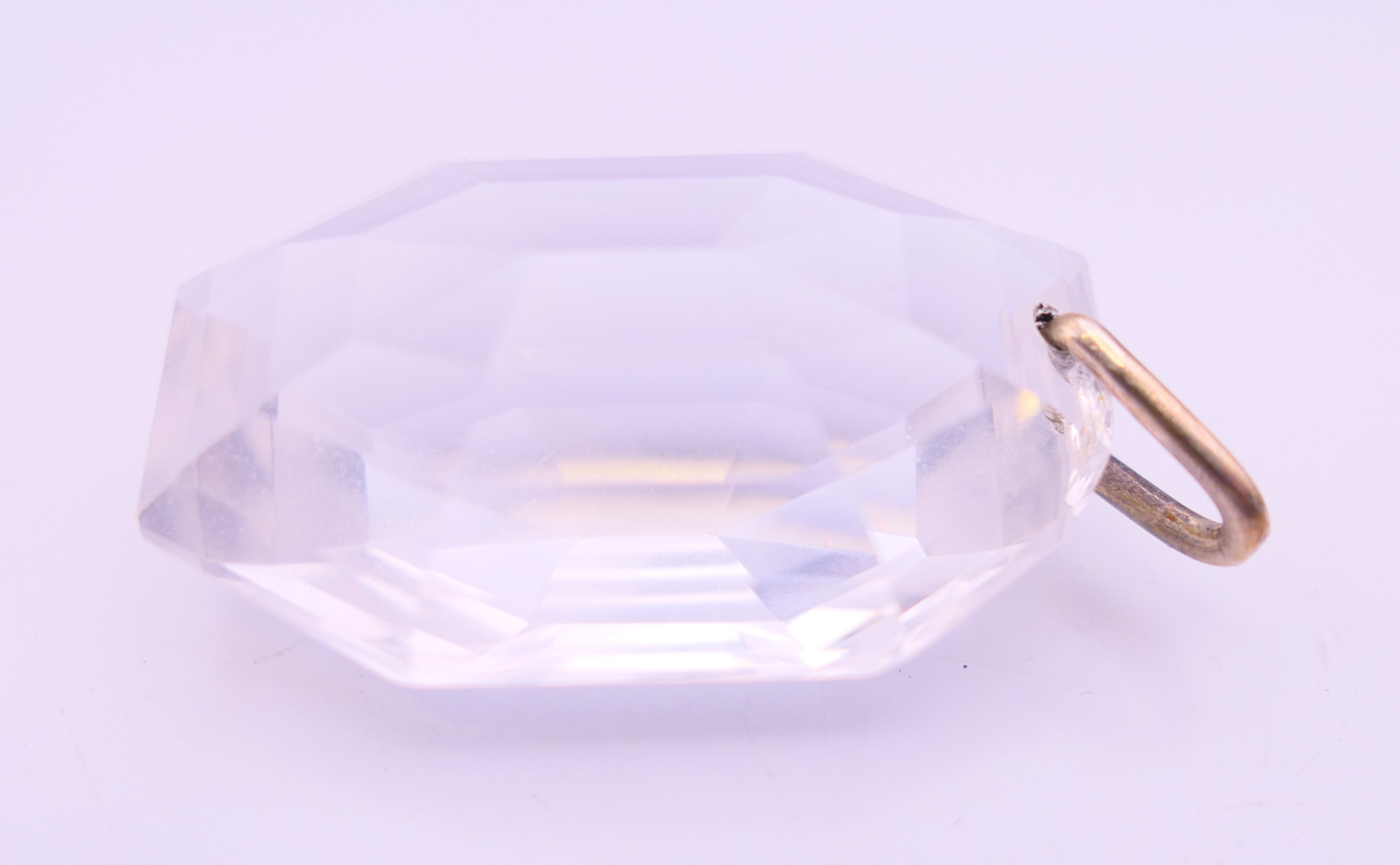 A crystal pendant drop in an enamel box. Pendant drop 4 cm high. - Image 2 of 6