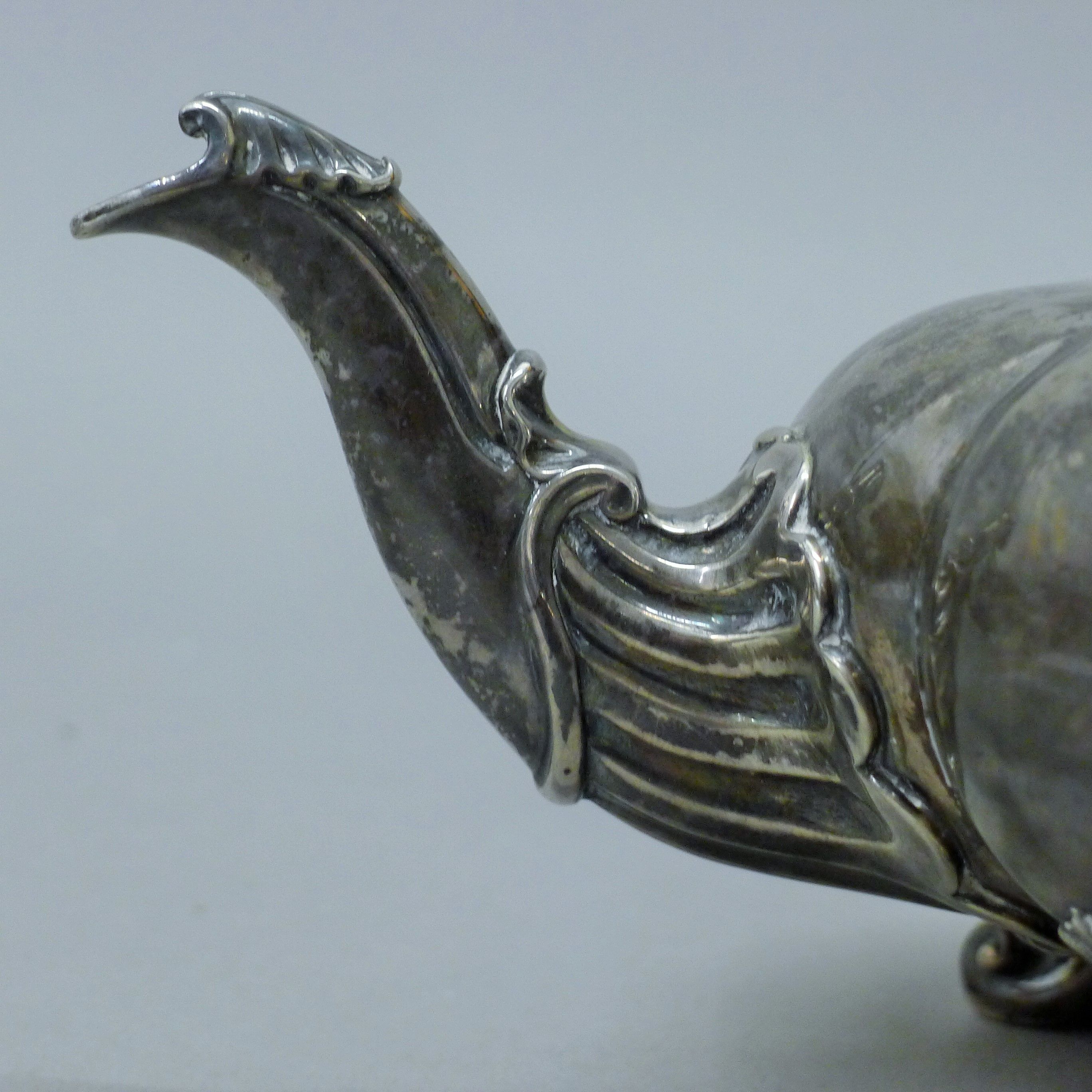 A Georgian Storr and Mortimer silver teapot. 27.5 cm long. 824.8 grammes. - Bild 5 aus 7