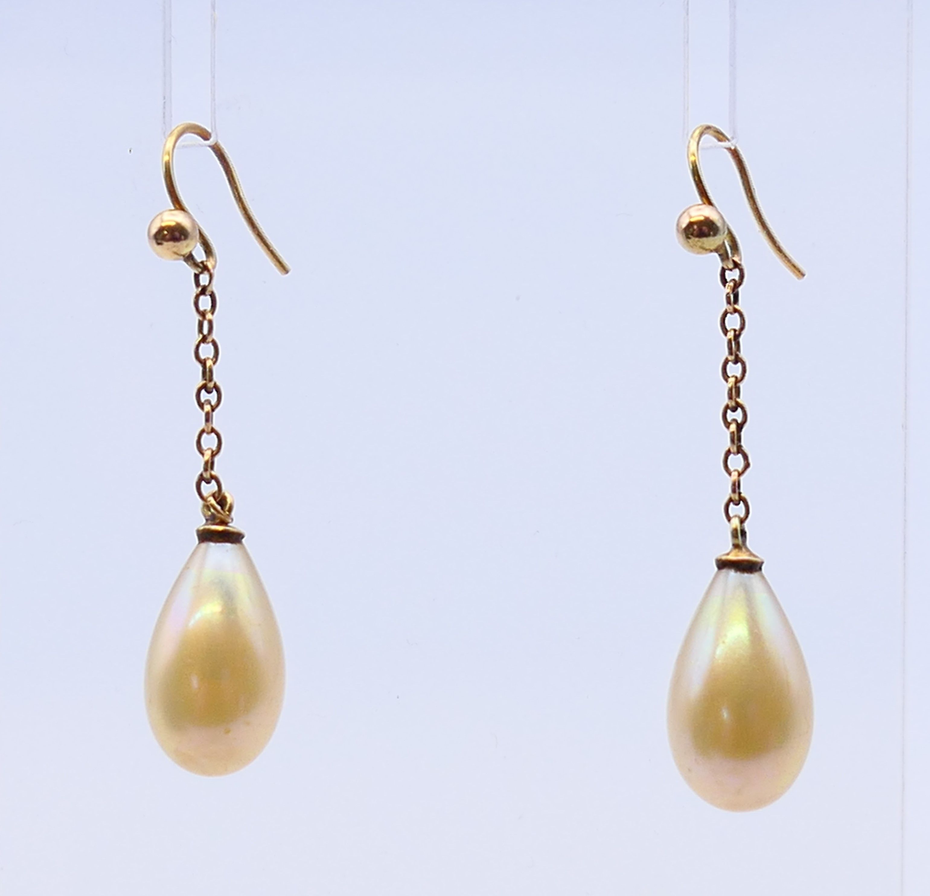 An Edwardian pearl necklace and a pair of pearl drop earrings. - Image 2 of 7