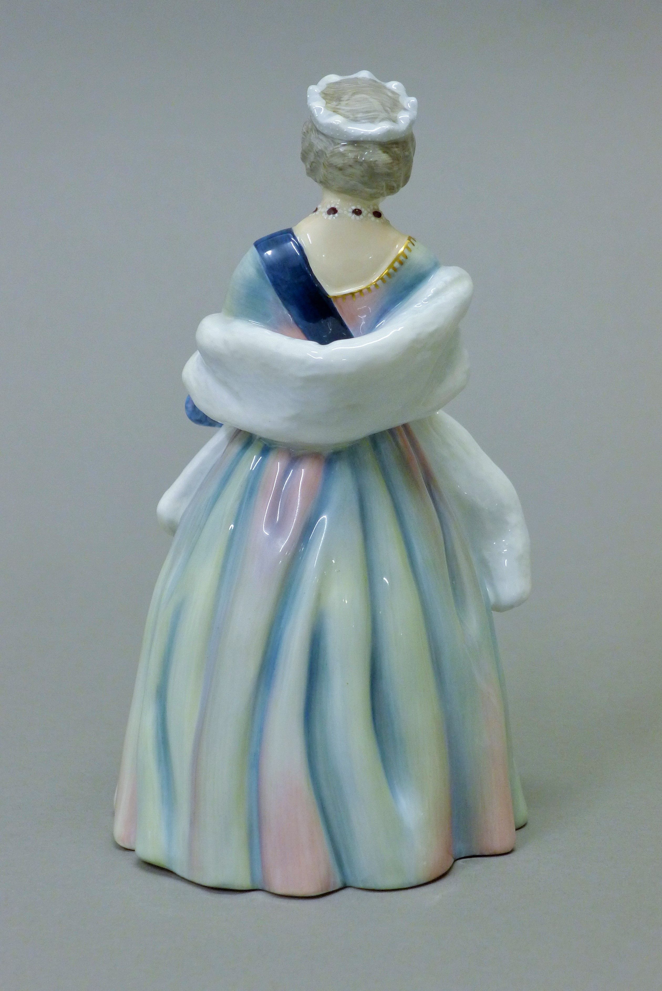 A Royal Doulton figurine, HM Queen Elizabeth The Queen Mother, HN3189. 20 cm high. - Image 2 of 3