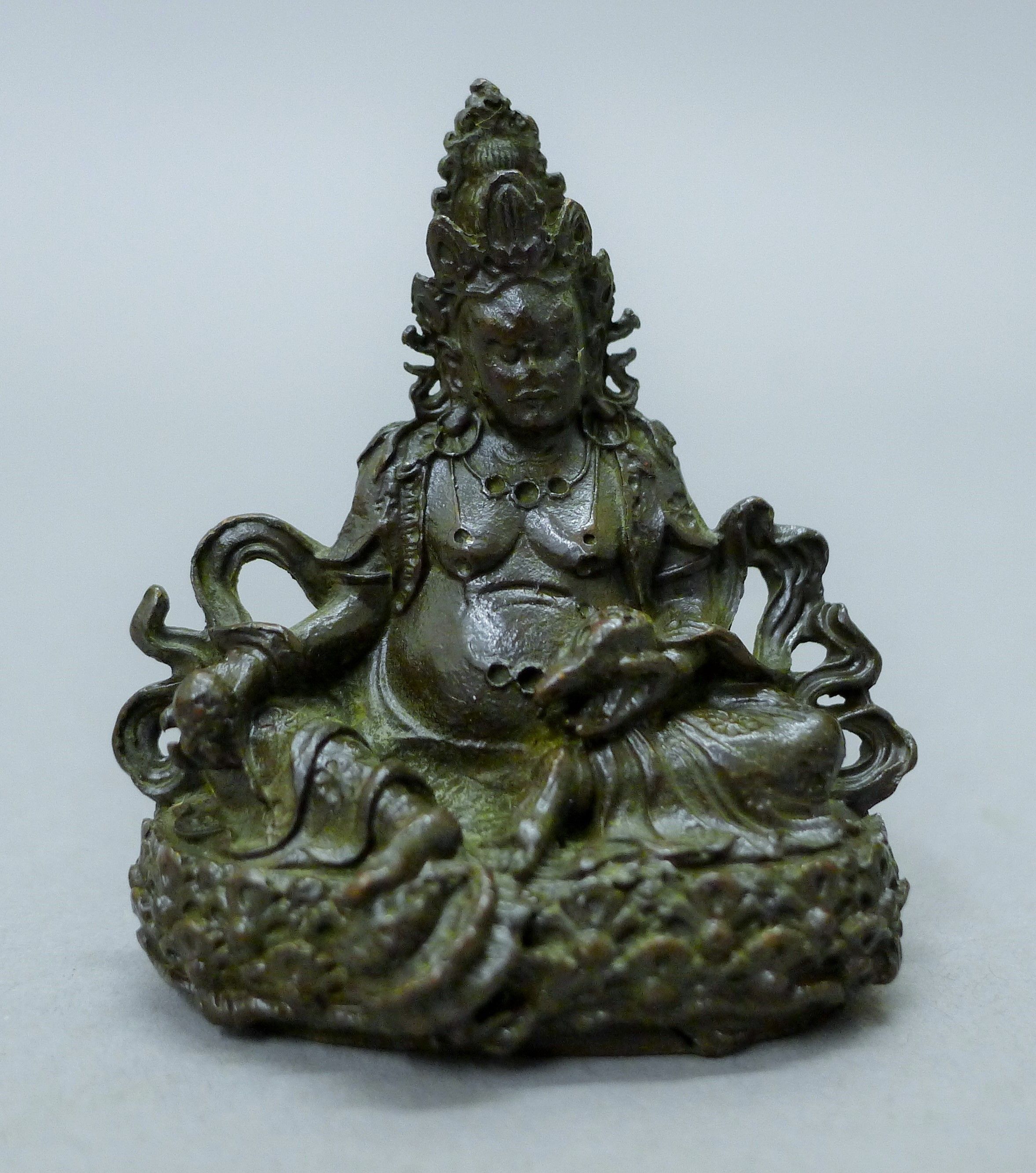 Two small figures of deities. The largest 6.5 cm high. - Image 4 of 5