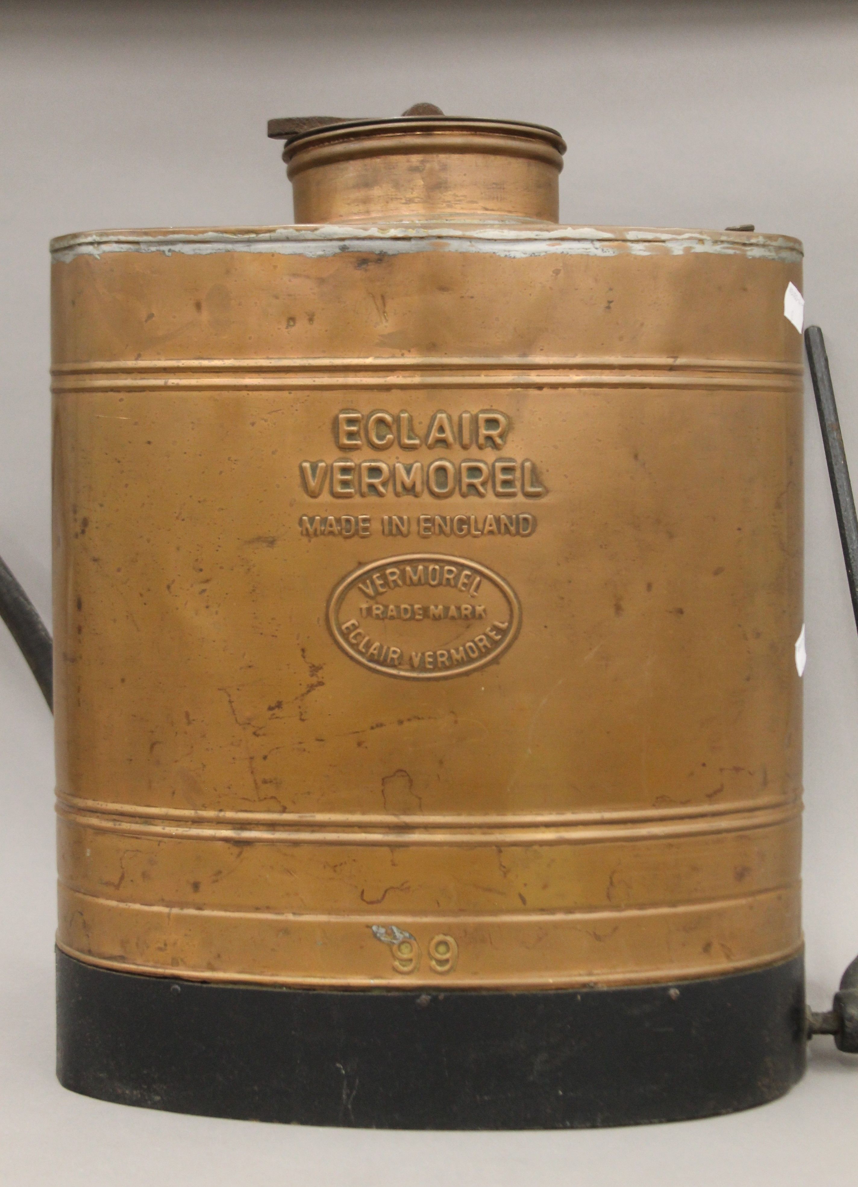 A vintage Eclair Vermorel copper pump. 44 cm high. - Image 4 of 7