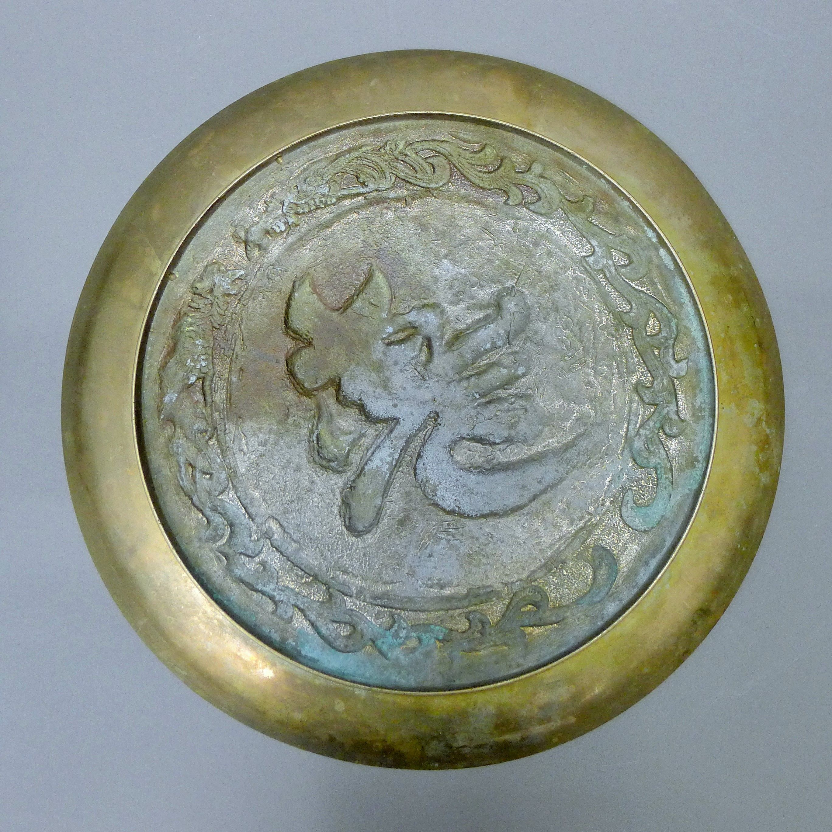 Two Chinese bronze dishes. 30 cm diameter. - Image 3 of 5