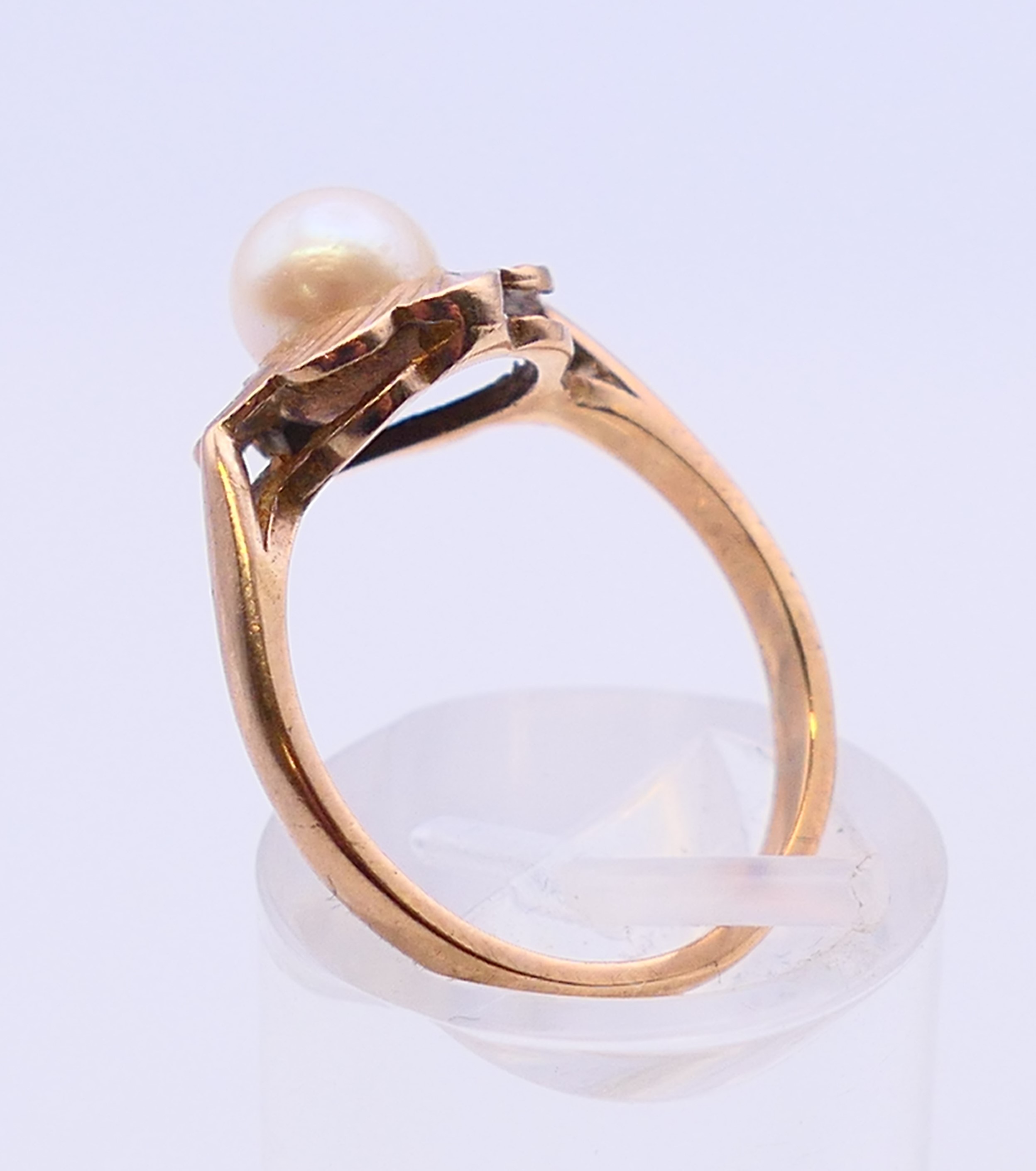 A 9 ct gold cultured pearl (6.2mm) single stone ring. Ring size M. - Image 5 of 7